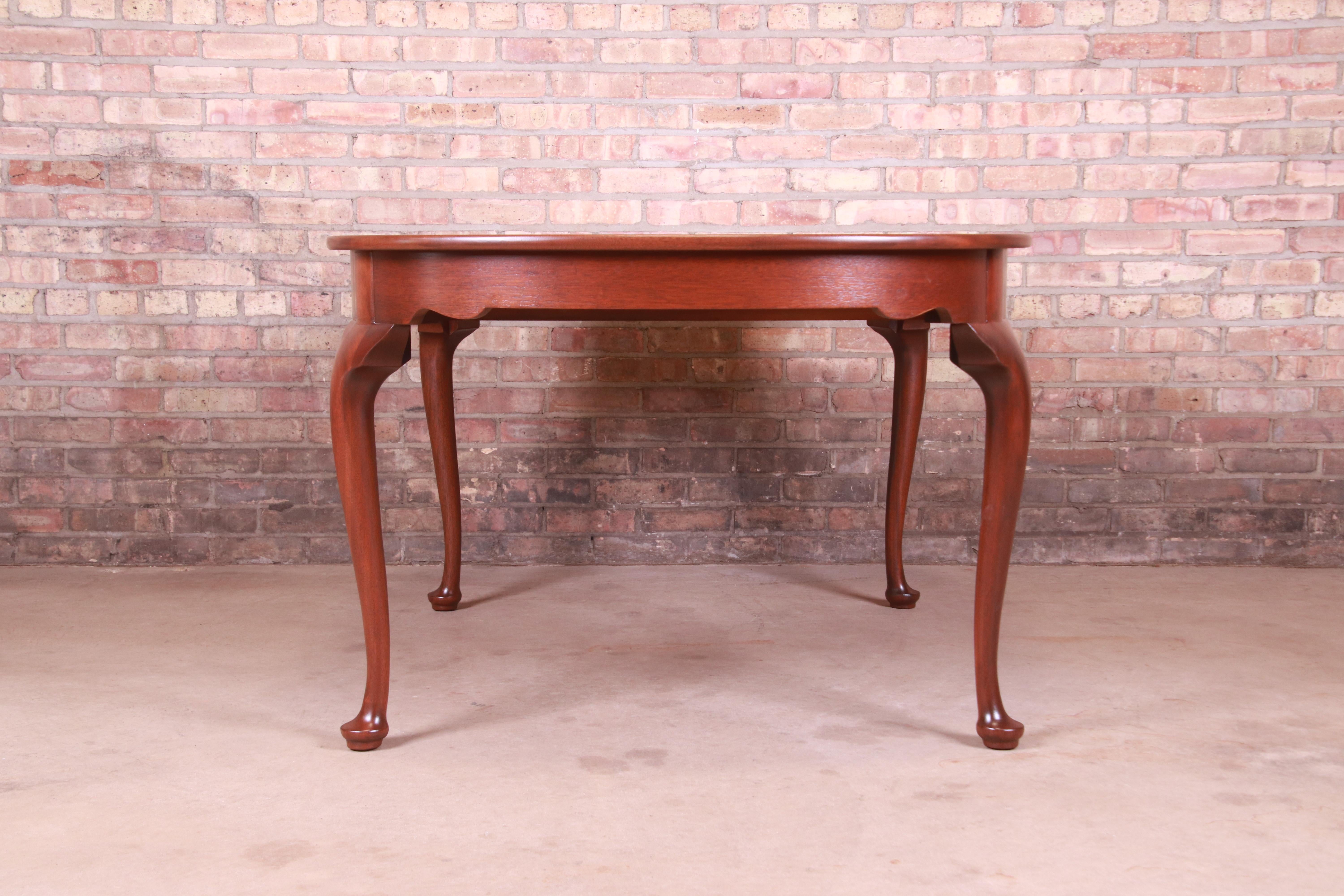 Henkel Harris Queen Anne Solid Mahogany Extension Dining Table, Newly Refinished For Sale 9