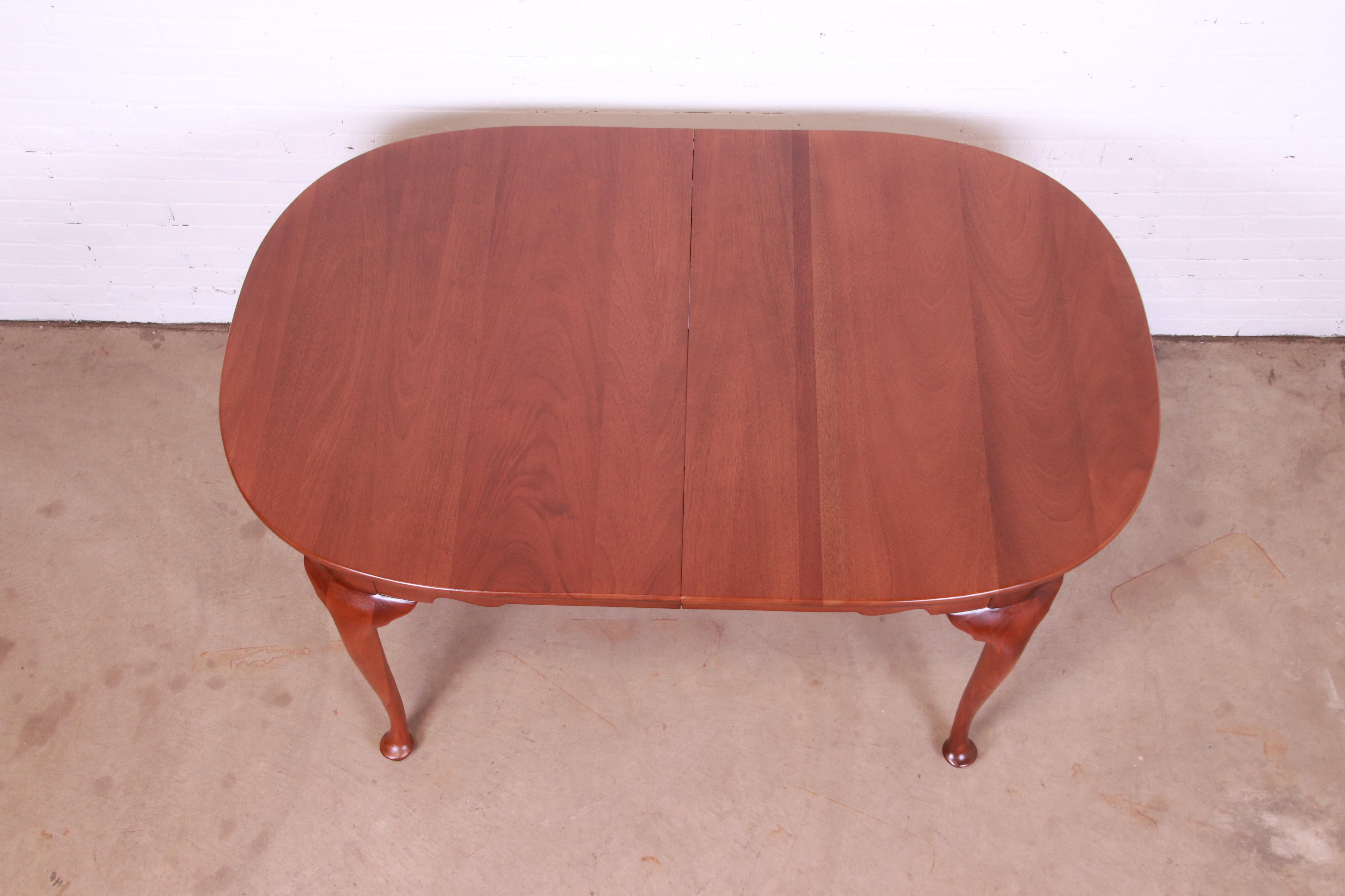 Henkel Harris Queen Anne Solid Mahogany Extension Dining Table, Newly Refinished For Sale 9