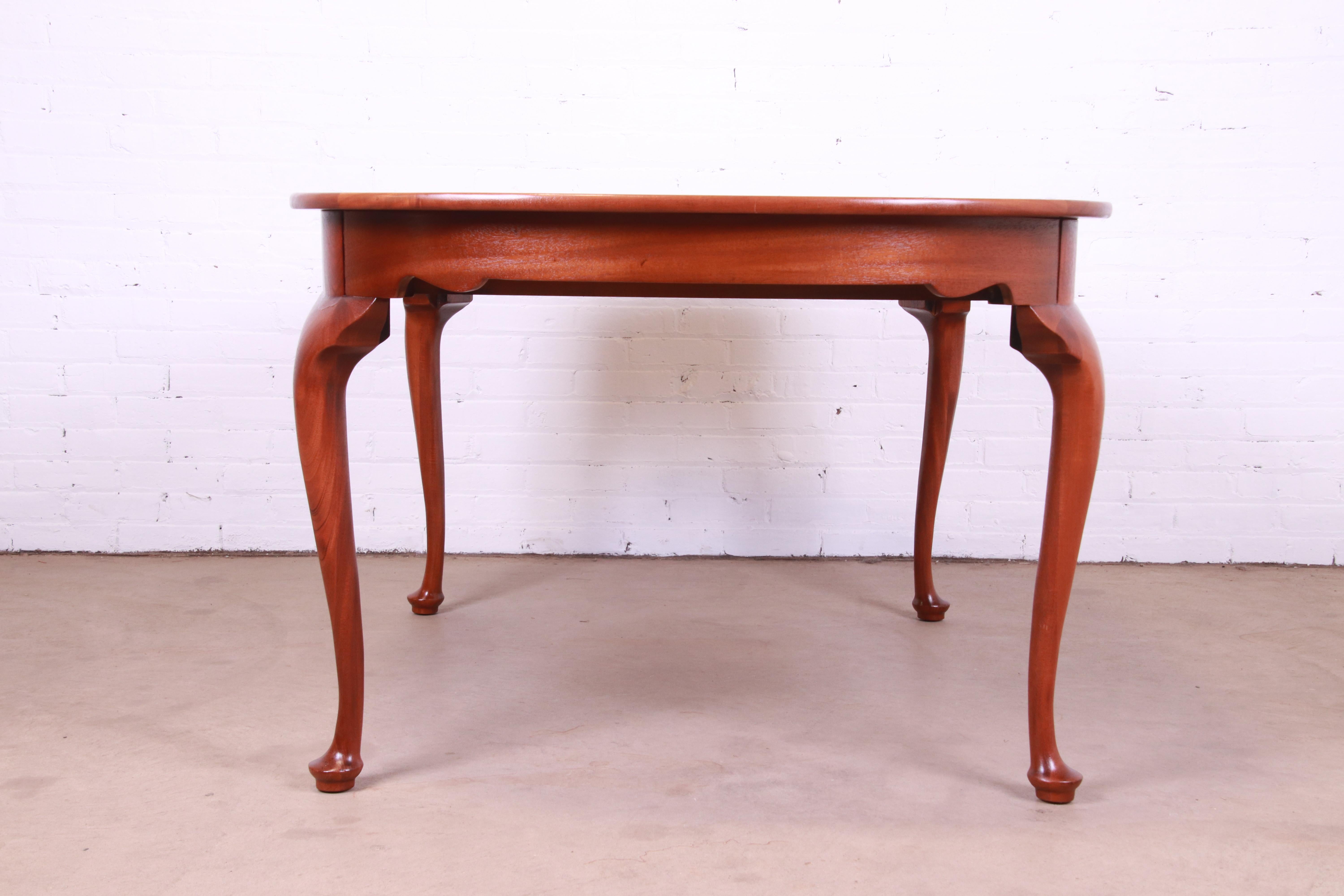Henkel Harris Queen Anne Solid Mahogany Extension Dining Table, Newly Refinished For Sale 10