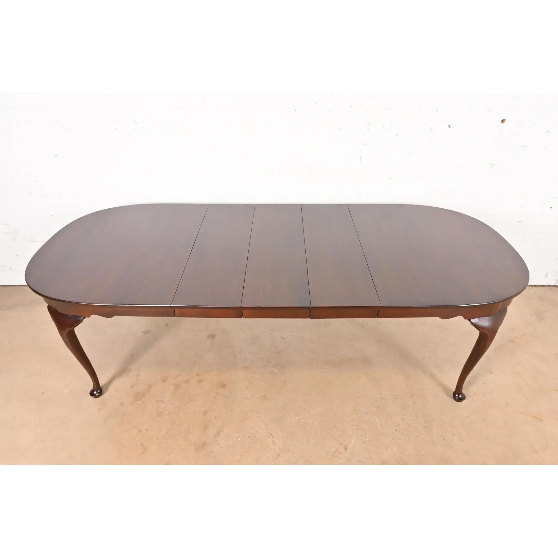 Henkel Harris Queen Anne Solid Mahogany Extension Dining Table, Newly Refinished For Sale 1
