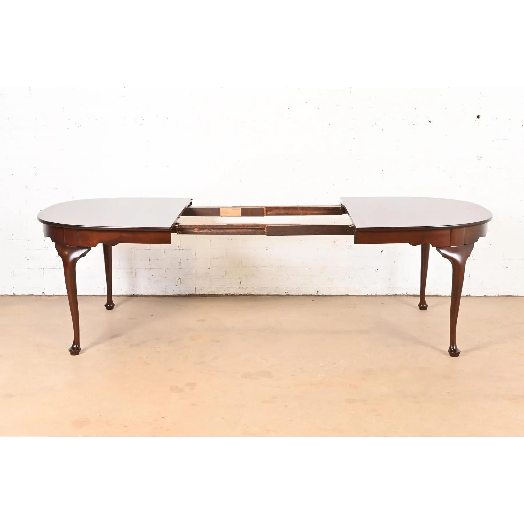 Henkel Harris Queen Anne Solid Mahogany Extension Dining Table, Newly Refinished For Sale 2