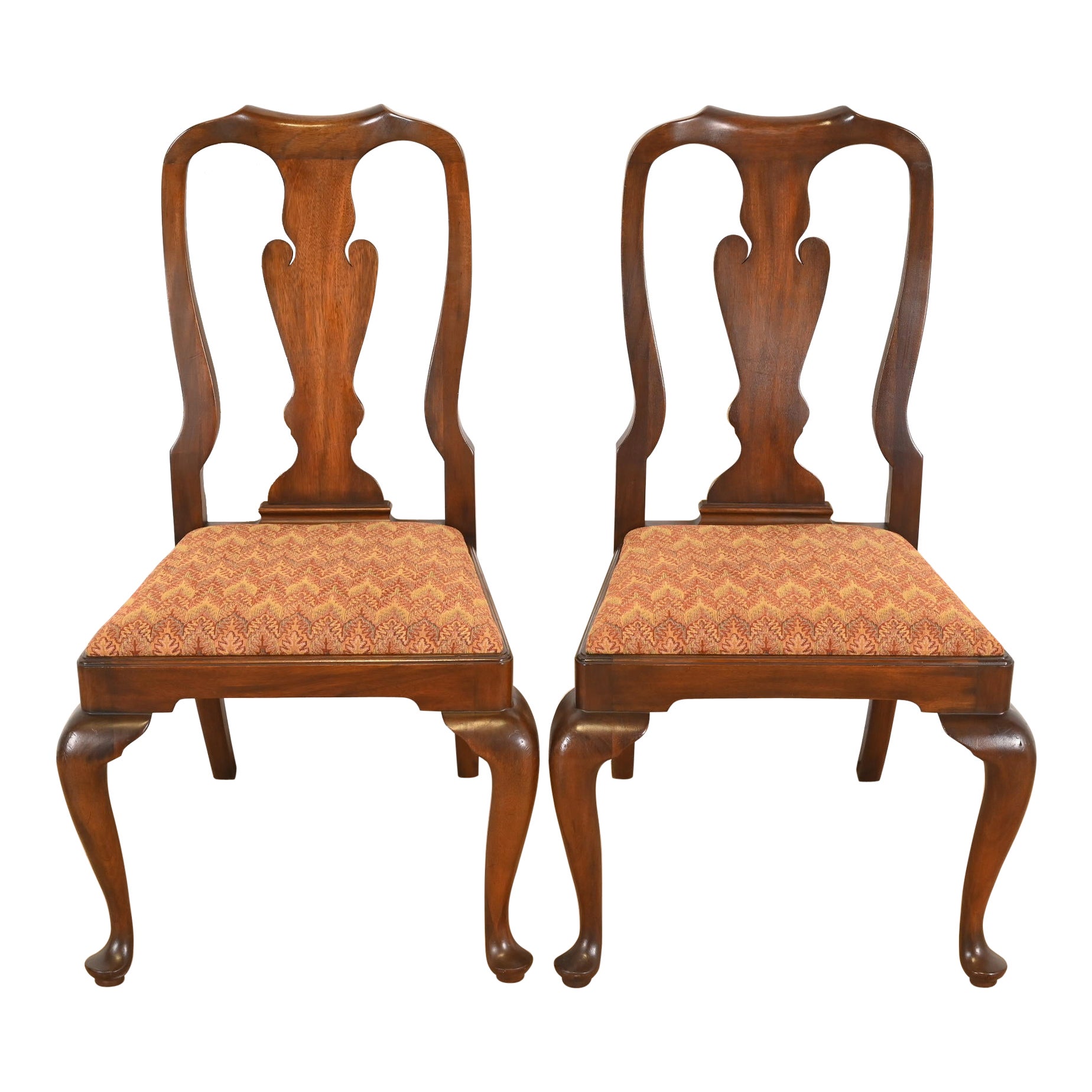 Paire de chaises d'appoint ou de chaises de salle à manger en acajou massif de Queen Anne, Henkel Harris