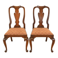 Paire de chaises d'appoint ou de chaises de salle à manger en acajou massif de Queen Anne, Henkel Harris