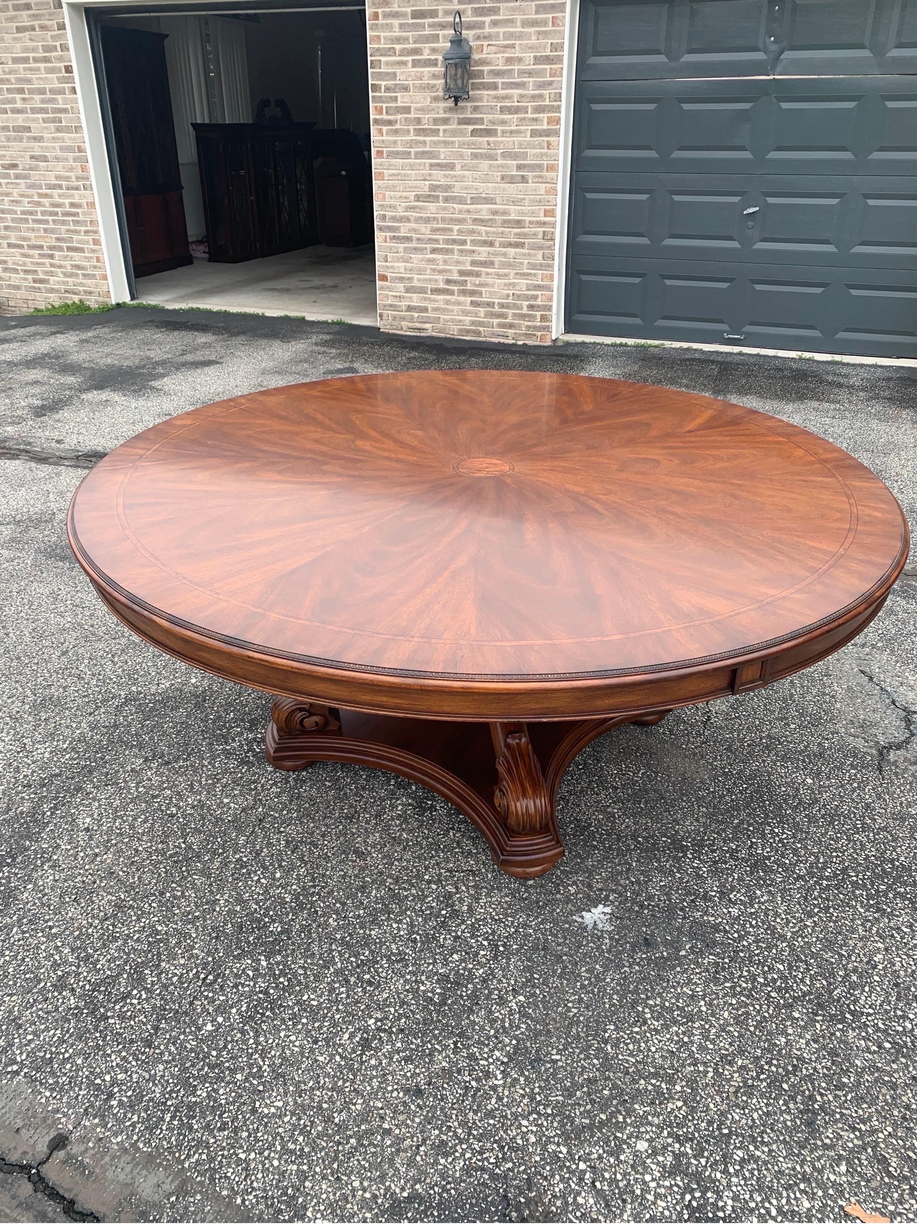 Henkel Harris Round Mahogany Inlaid Dining Table In Good Condition In Sparks Glencoe, MD