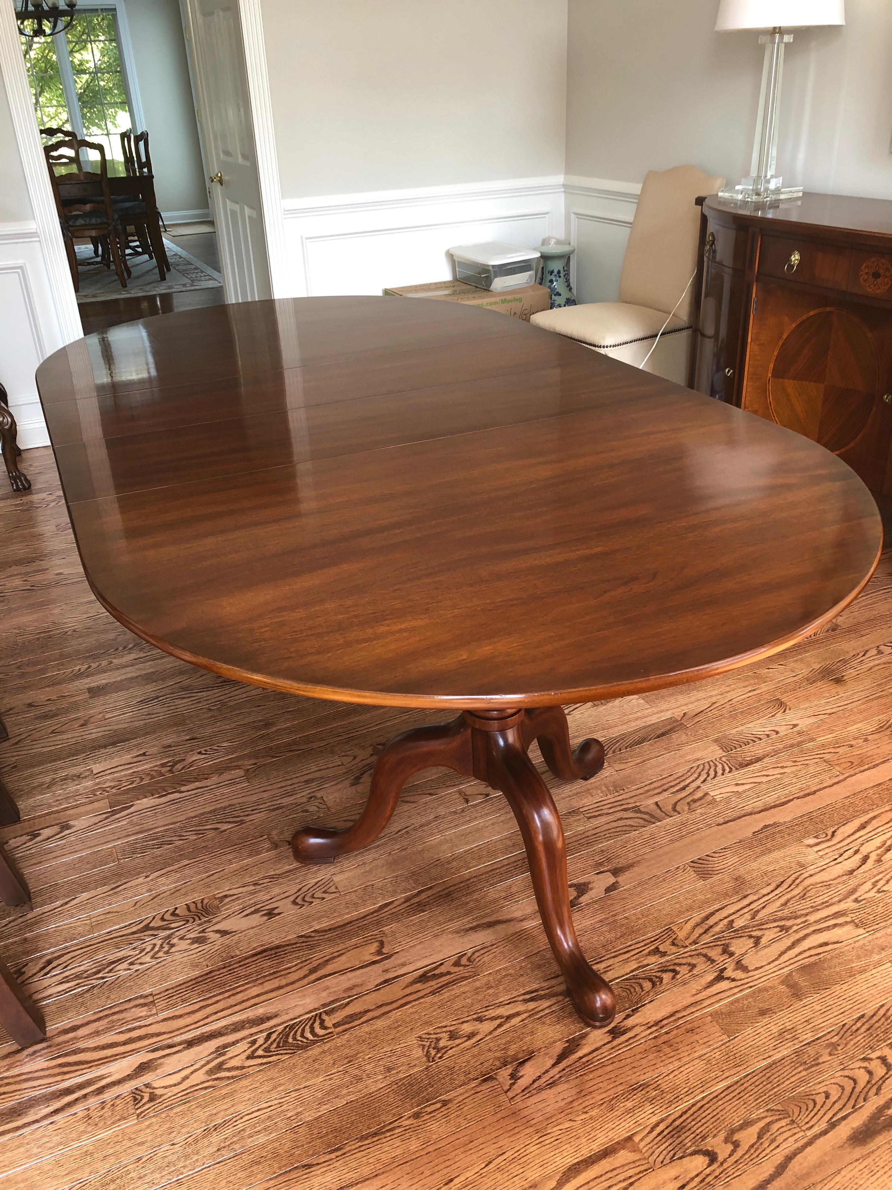 Henkel Harris Stately Queen Anne Style Traditional Mahogany Dining Set 1