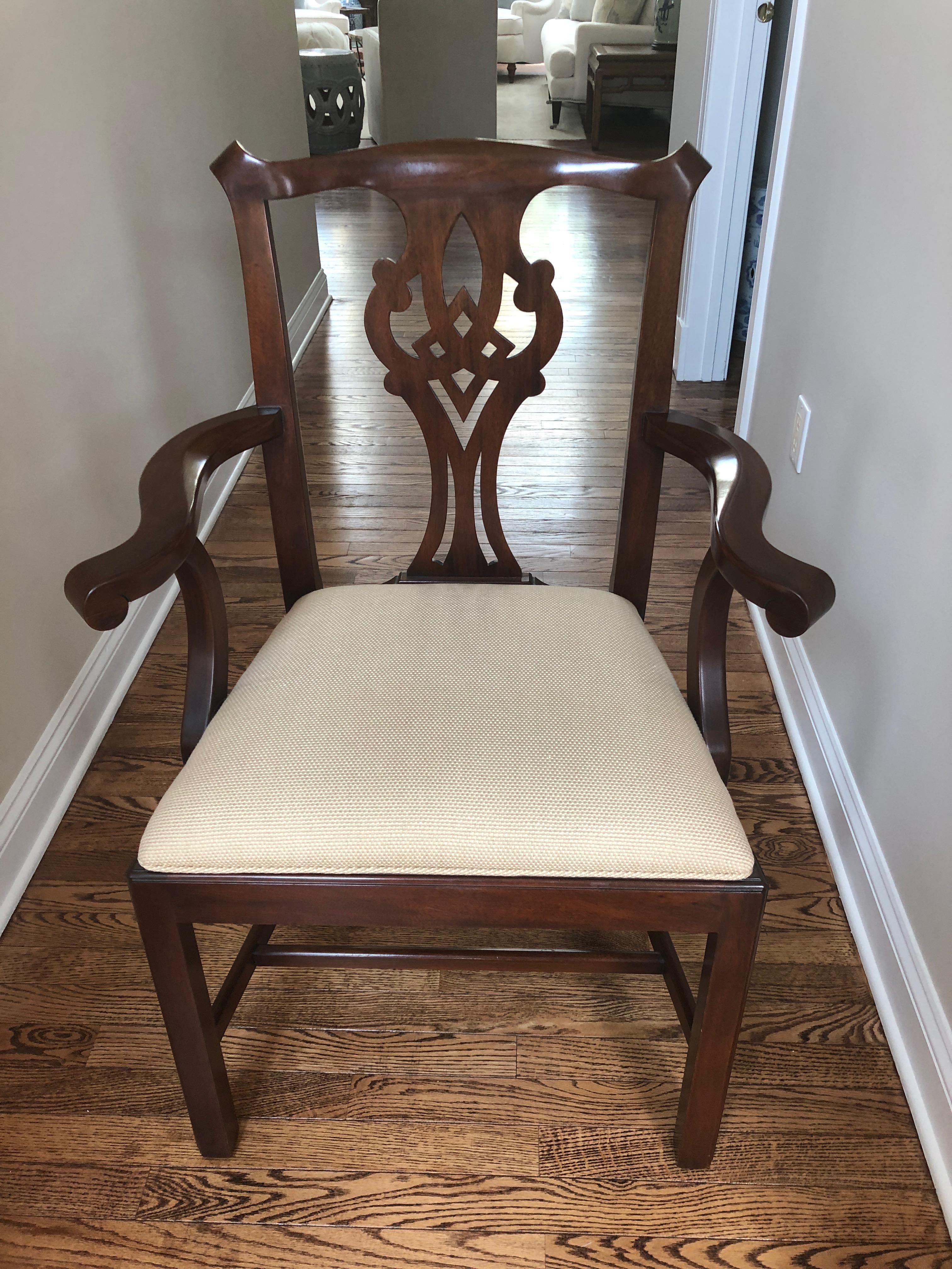 Henkel Harris Stately Queen Anne Style Traditional Mahogany Dining Set 2
