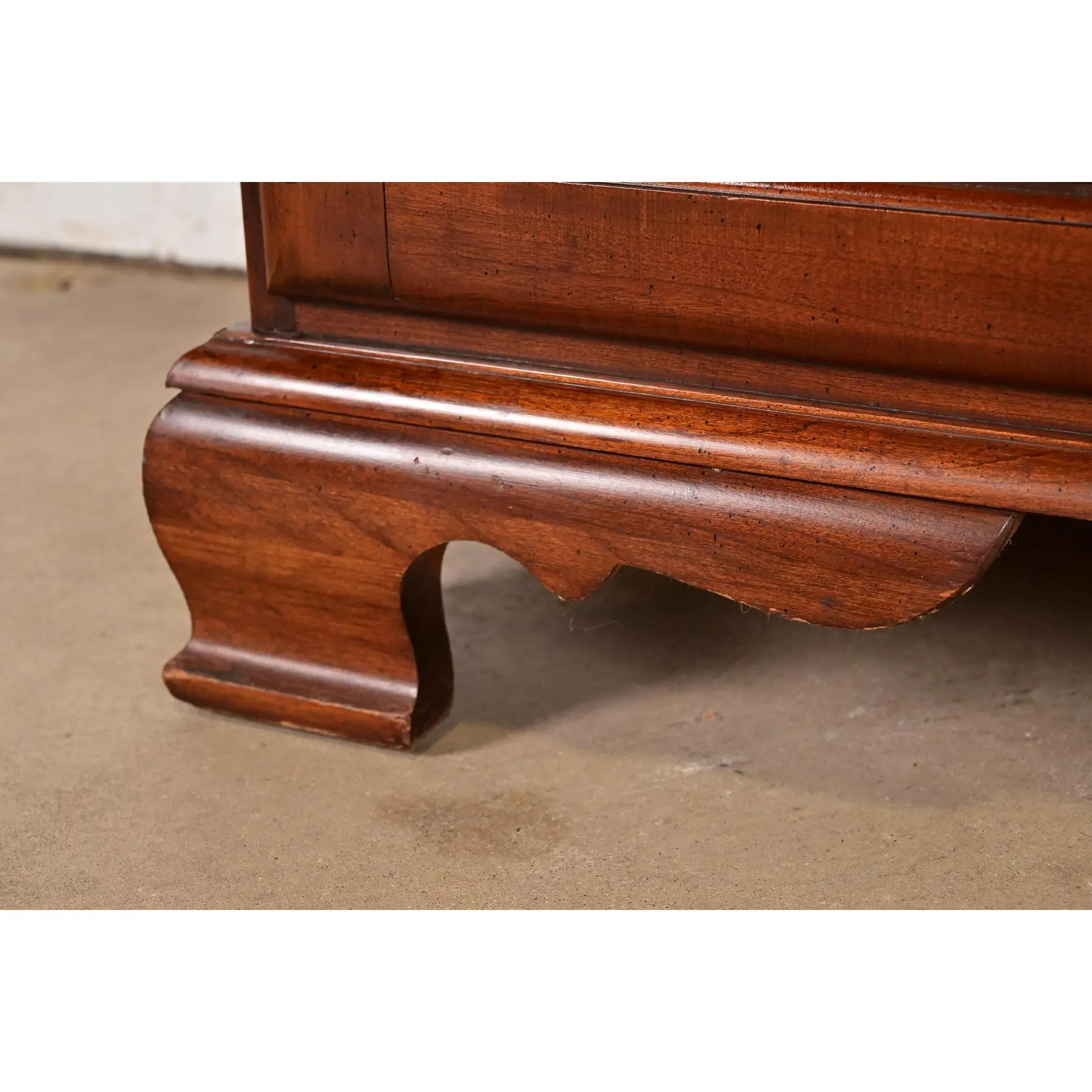 Henkel Harris Style American Colonial Cherry Wood Breakfront Sideboard Buffet For Sale 6