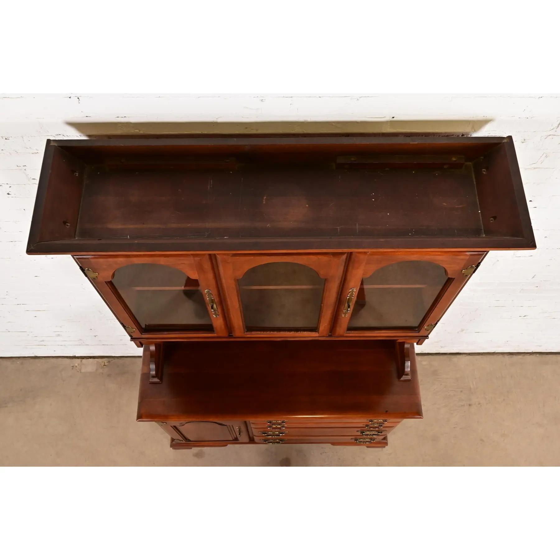 Henkel Harris Style American Colonial Cherry Wood Breakfront Sideboard Buffet For Sale 7