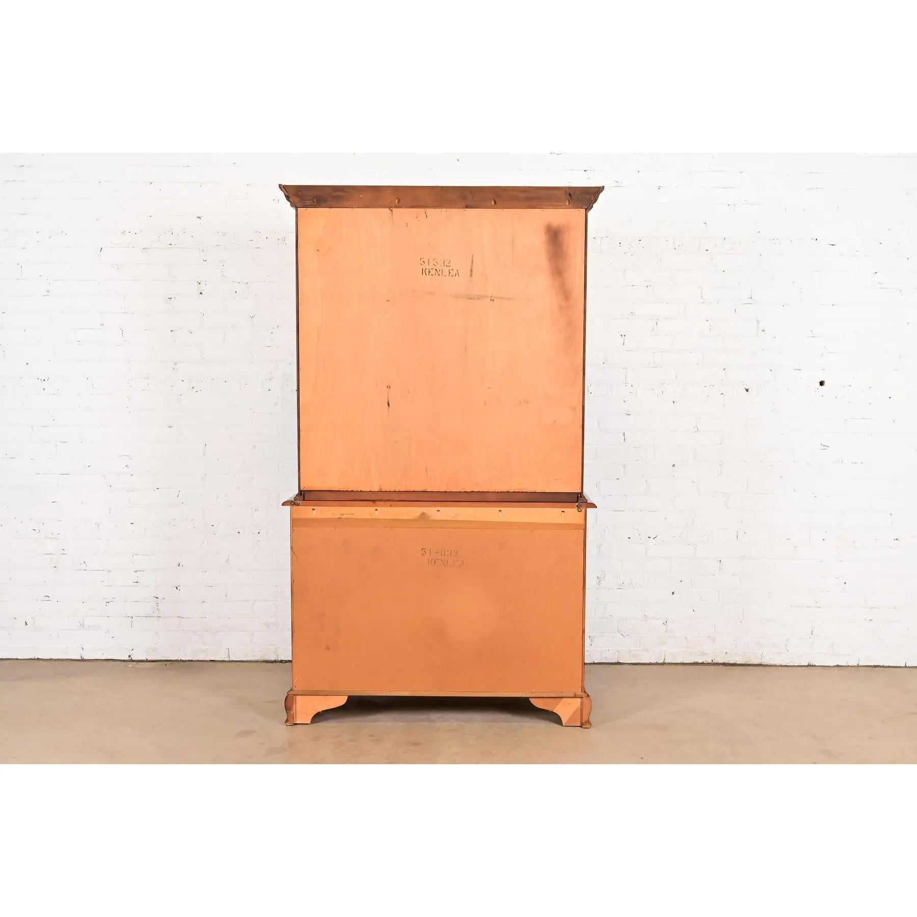 Henkel Harris Style American Colonial Cherry Wood Breakfront Sideboard Buffet For Sale 9