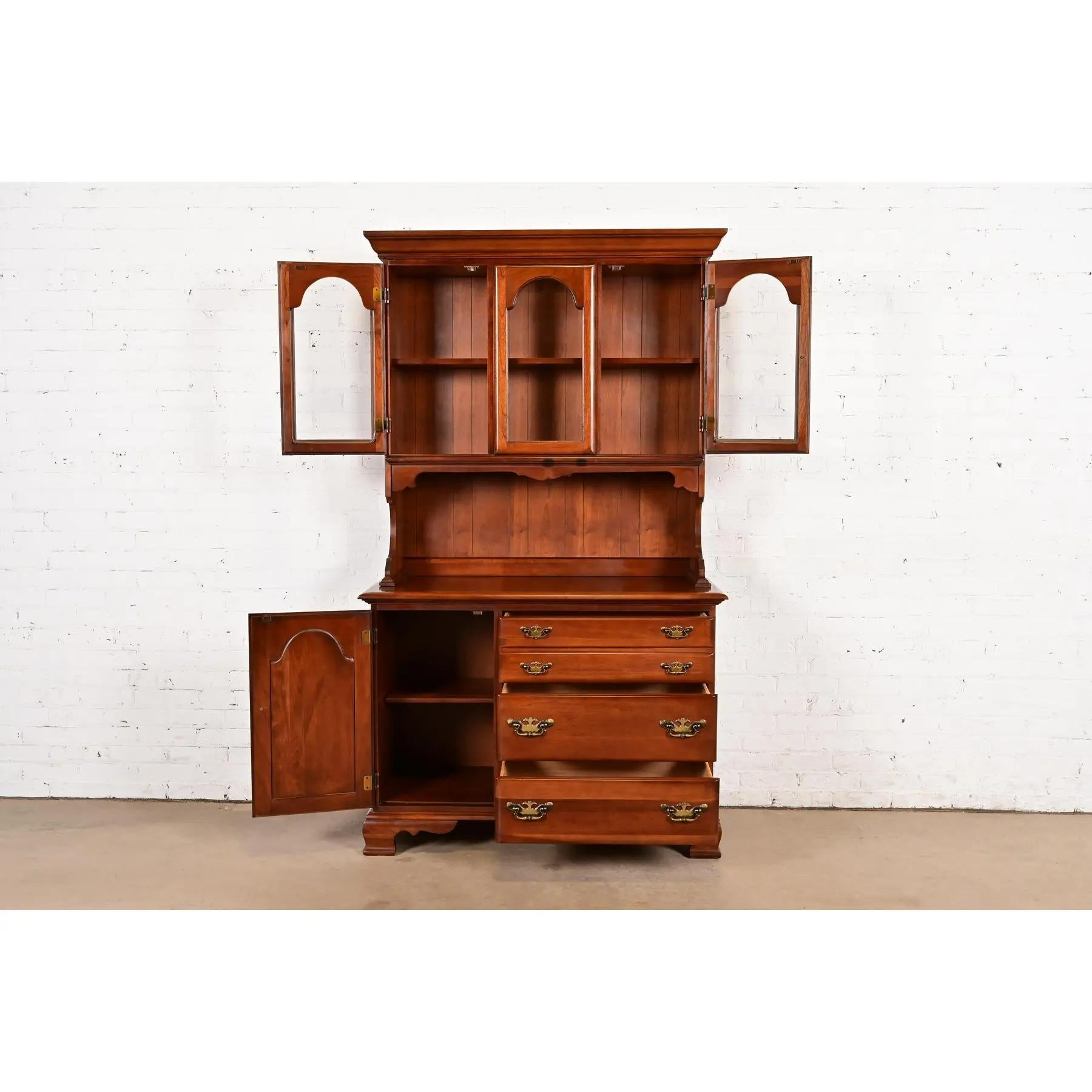 Henkel Harris Style American Colonial Cherry Wood Breakfront Sideboard Buffet For Sale 1