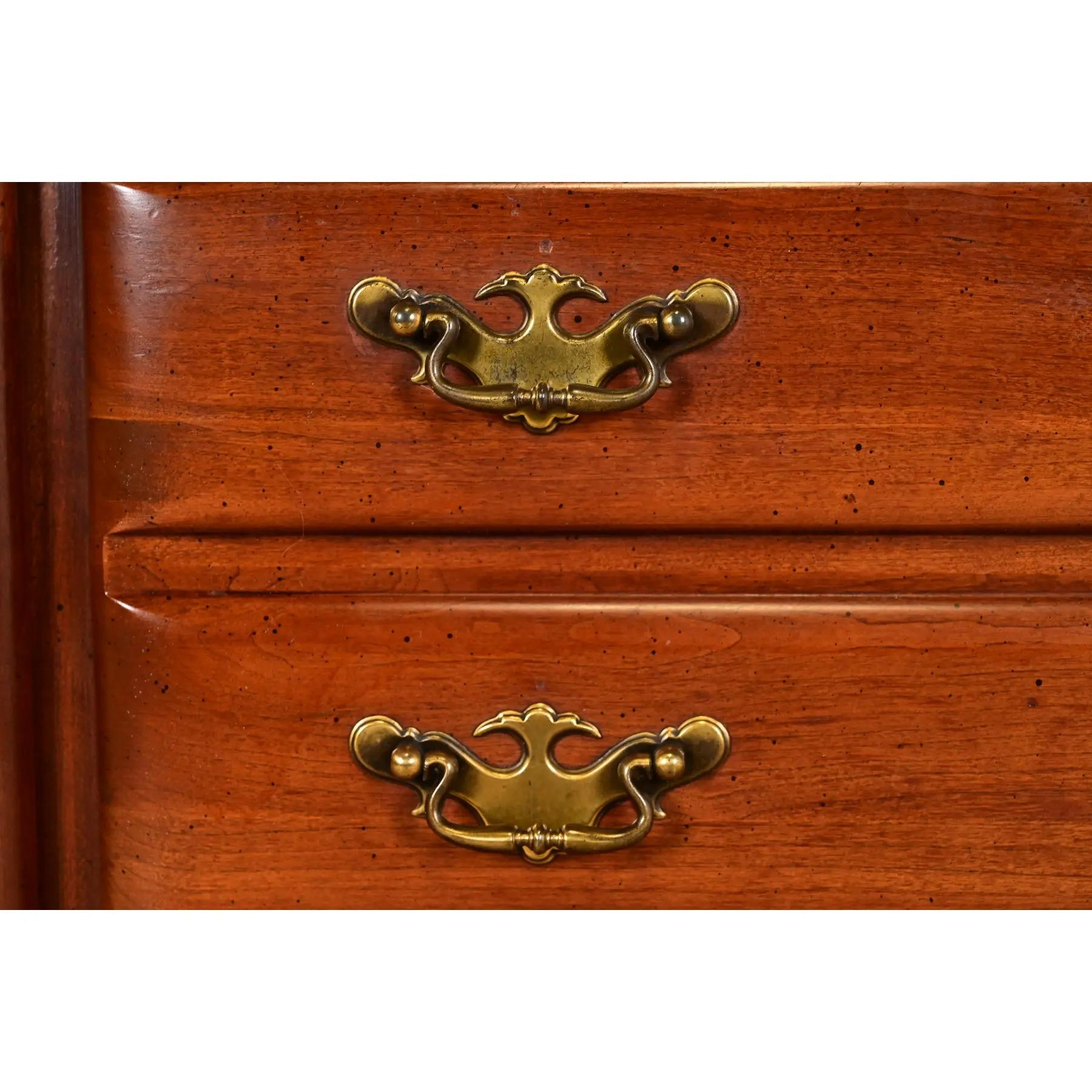 Henkel Harris Style American Colonial Cherry Wood Breakfront Sideboard Buffet For Sale 4