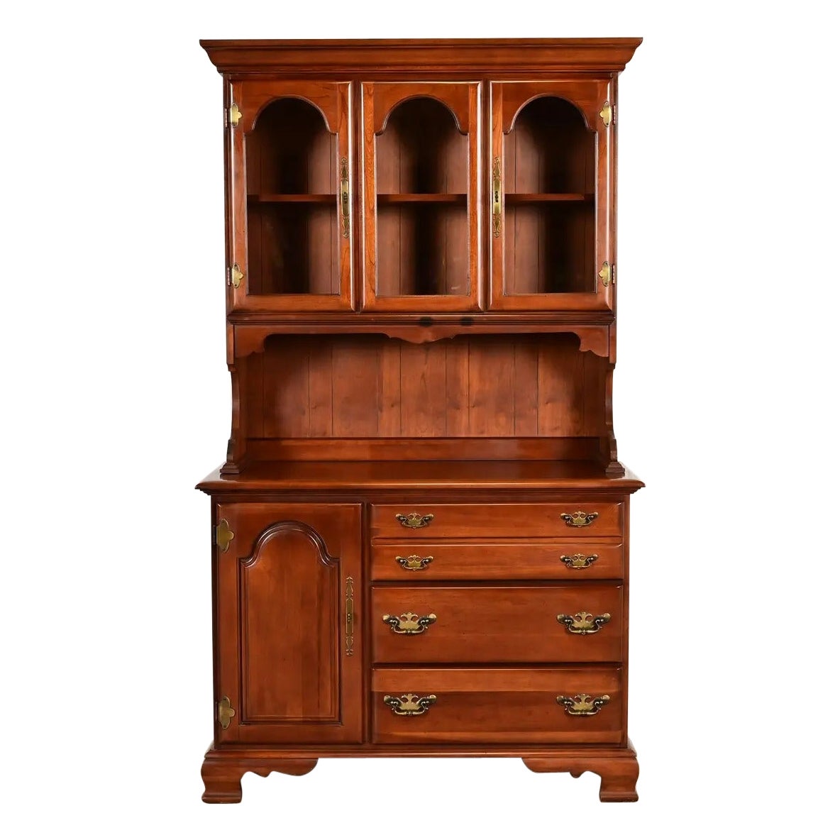 Henkel Harris Style American Colonial Cherry Wood Breakfront Sideboard Buffet For Sale