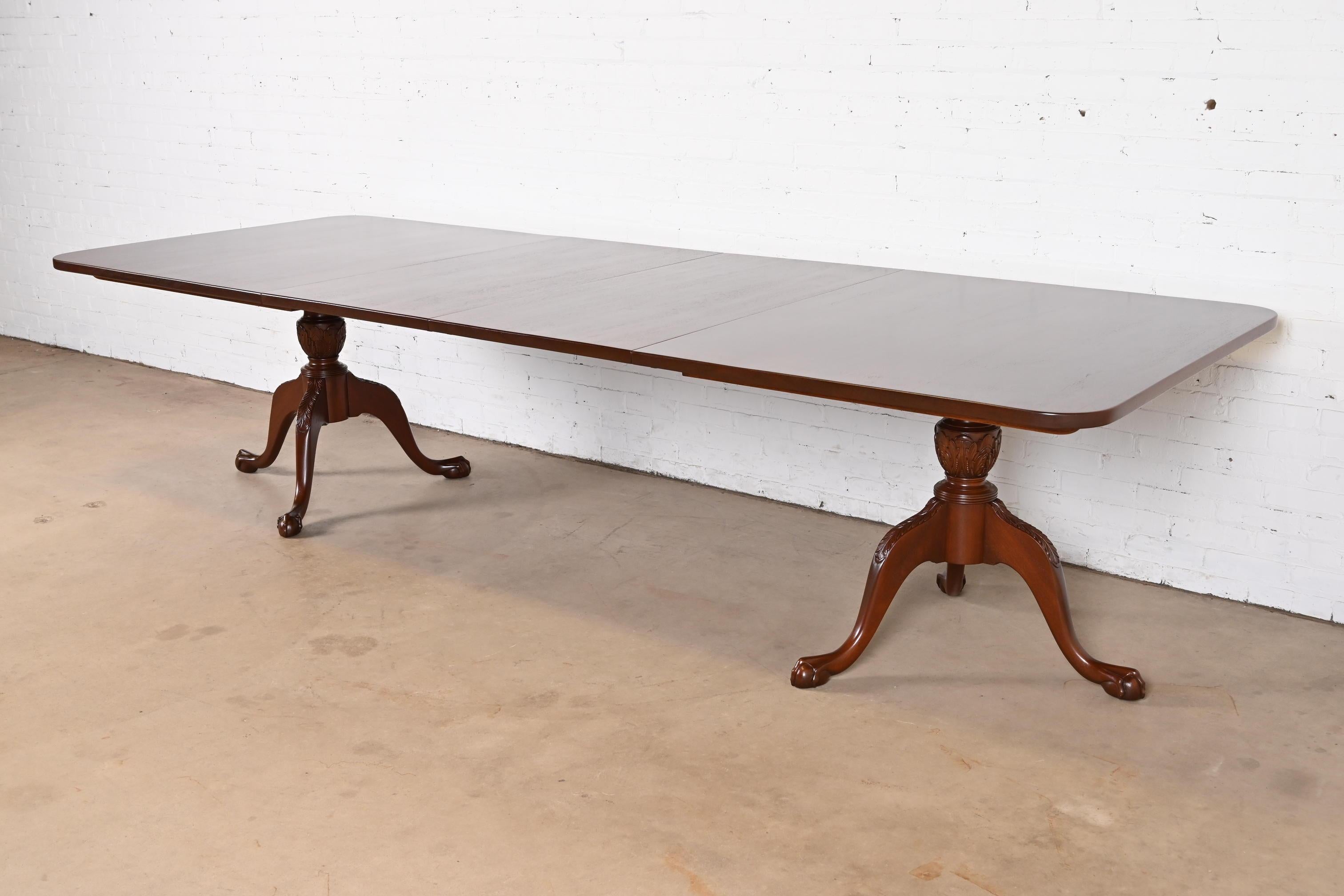 Henkel Harris Style Chippendale Mahogany Double Pedestal Dining Table, Restored In Good Condition For Sale In South Bend, IN