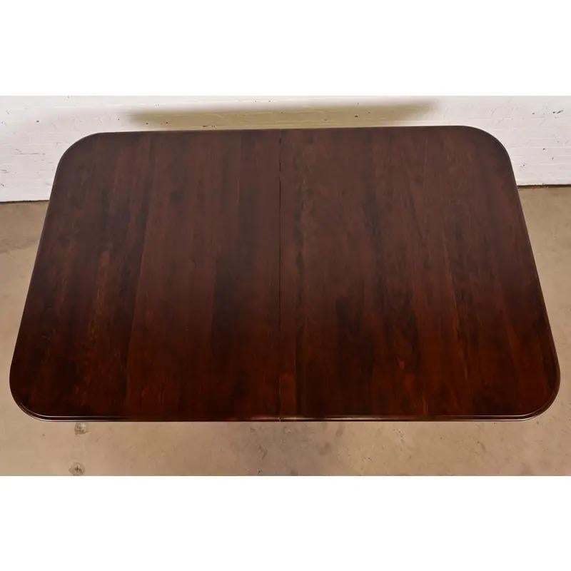 Mesa de Comedor Extensible Georgiana Estilo Henkel Harris, Recién Acabada en venta 3