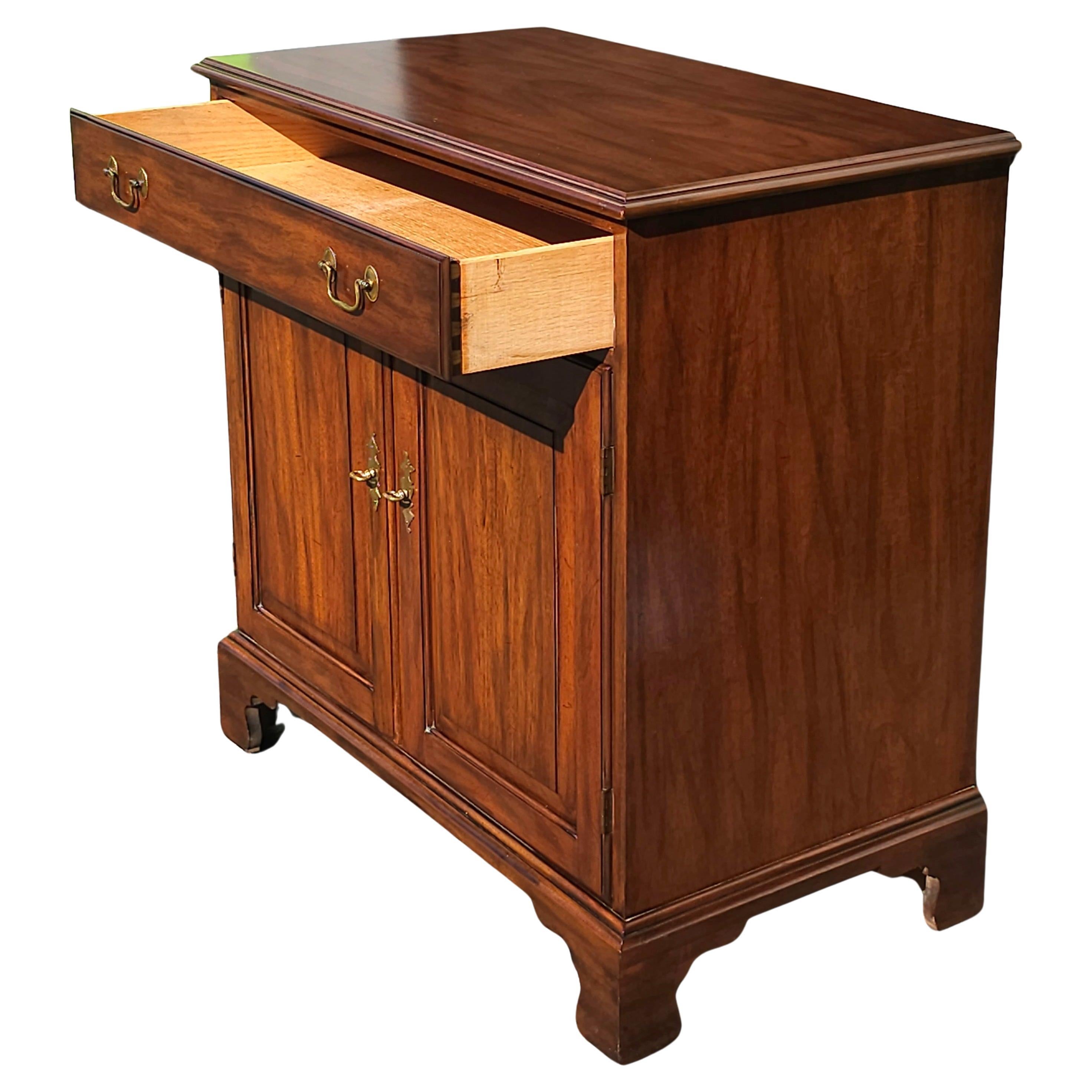 Other Henkel Harris Virginia Galleries Chippendale Style Mahogany Bar Cabinet Server  For Sale