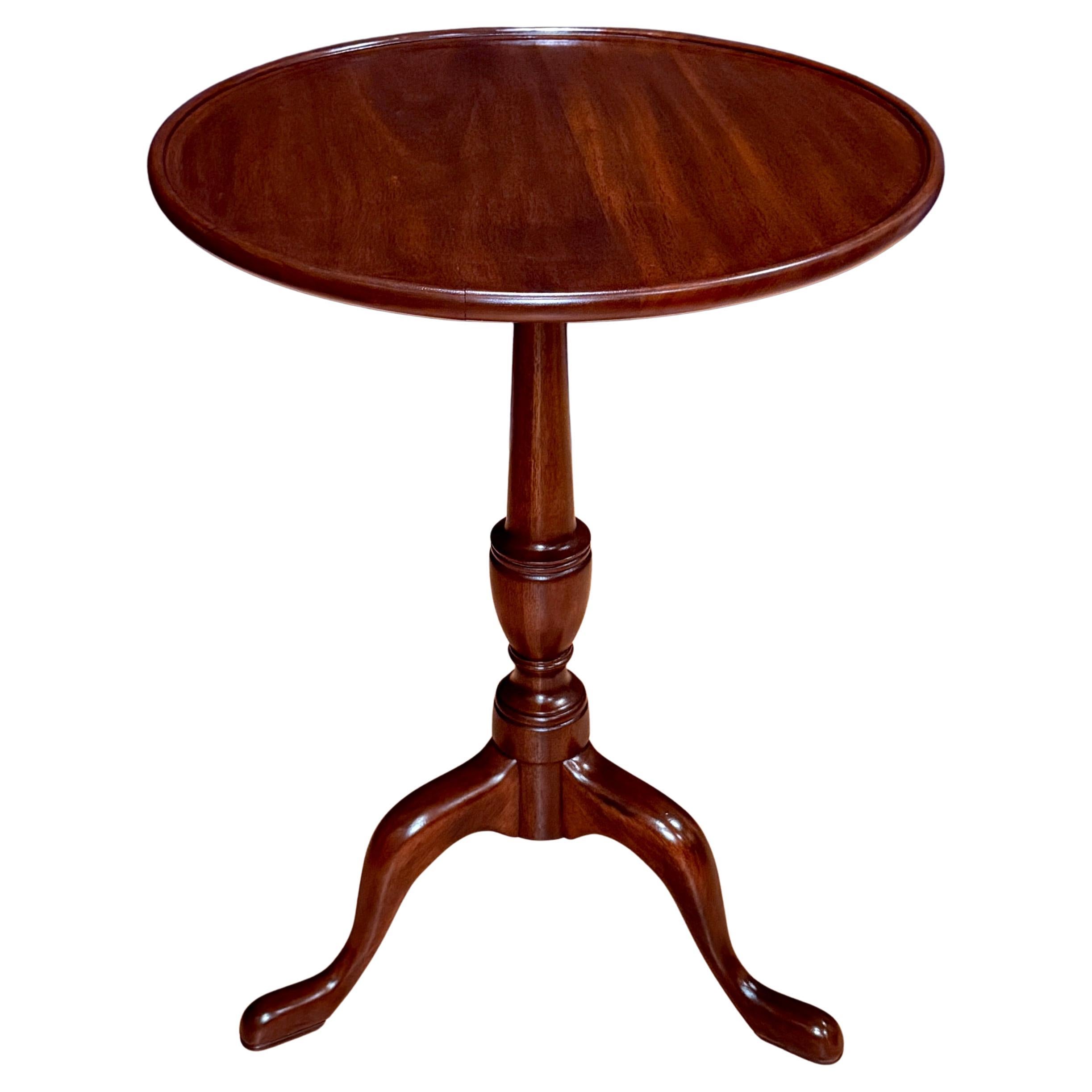 Henkel Harris Virginia Galleries Mahogany Pedestal Side Table For Sale