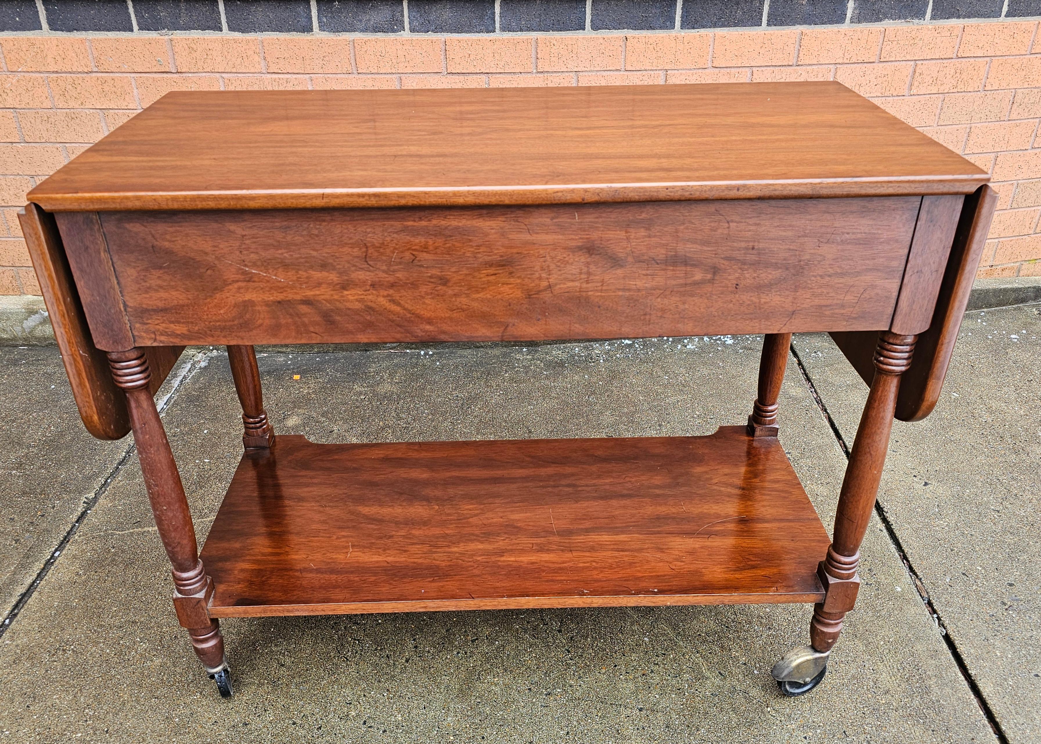 20th Century Henkel Harris Virginia Galleries Mahogany Two-Tier Drop-Leaf Rolling Server For Sale