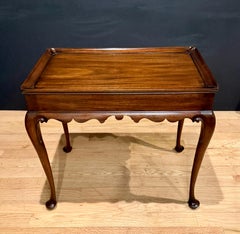 Henkel Harris “Virginia Galleries” Queen Anne Style Side Table