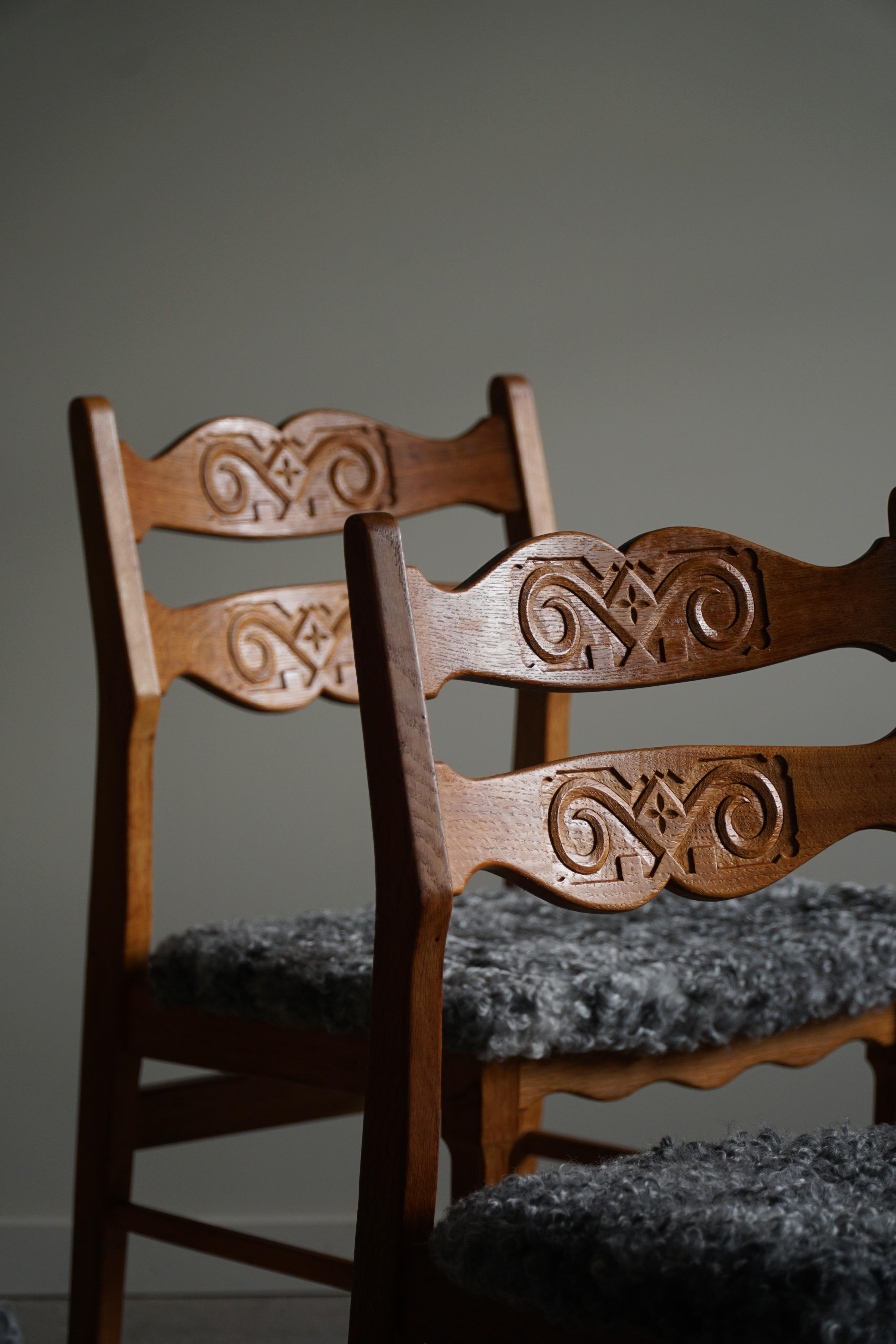 Henning Kjærnulf, 6 Dining Chairs in Oak & Gotland Sheepskin, Made in 1960s In Good Condition In Odense, DK