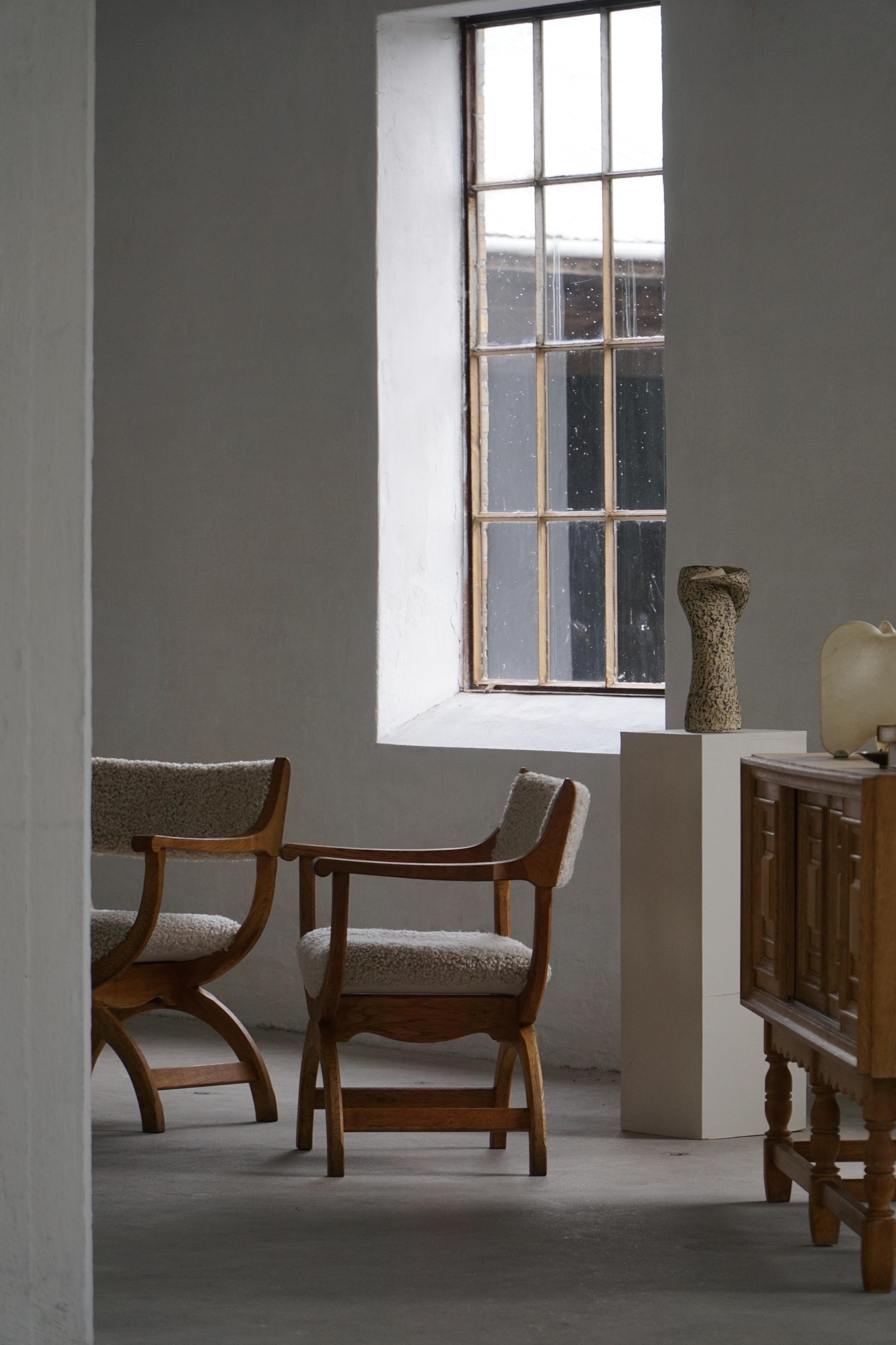 Henning Kjærnulf, Poltrona in Oak e lana d'agnello, modello 