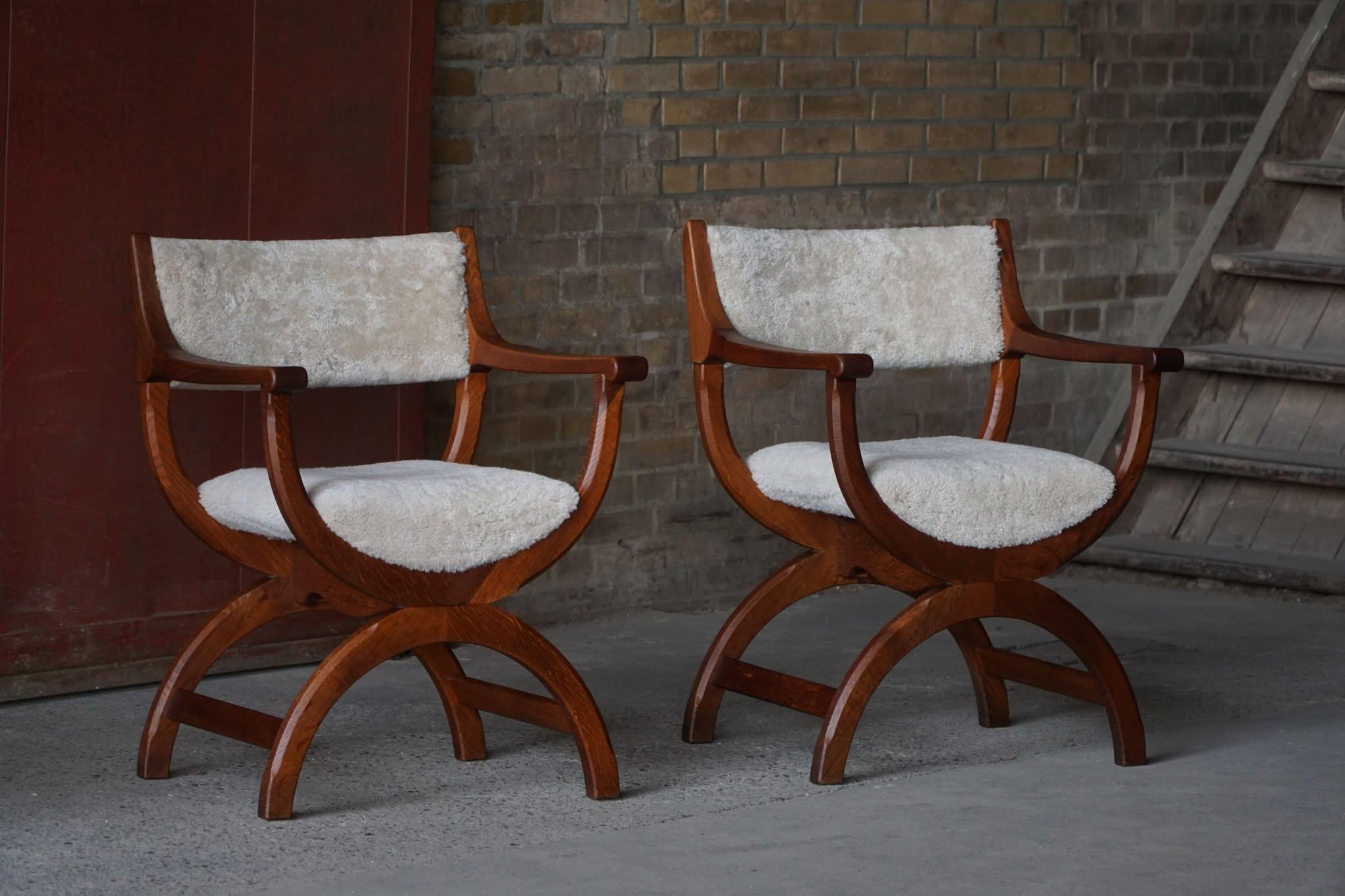 Mid-Century Modern Henning Kjærnulf, fauteuils en Oak et laine d'agneau, Model No. en vente
