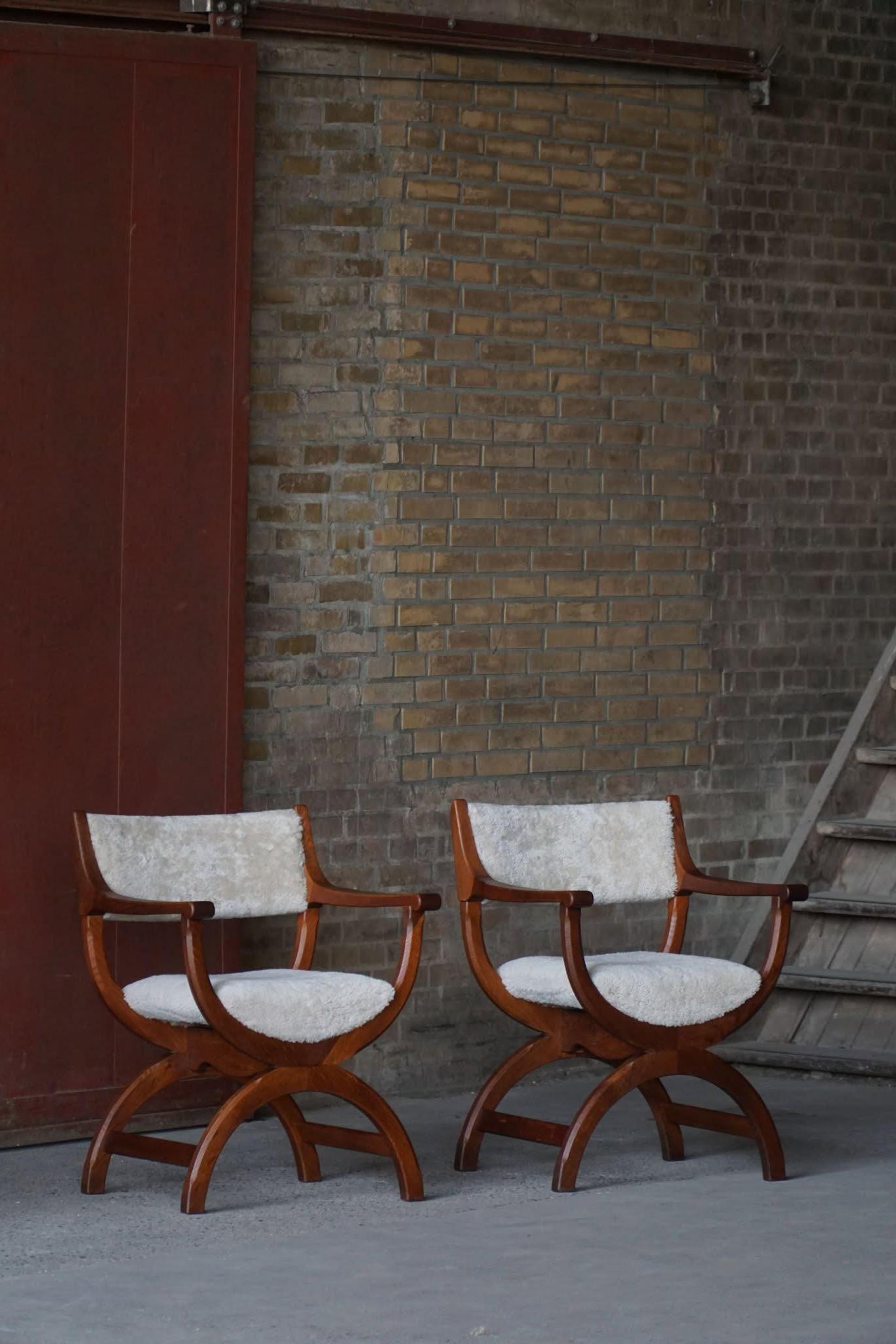 Danois Henning Kjærnulf, fauteuils en Oak et laine d'agneau, Model No. en vente