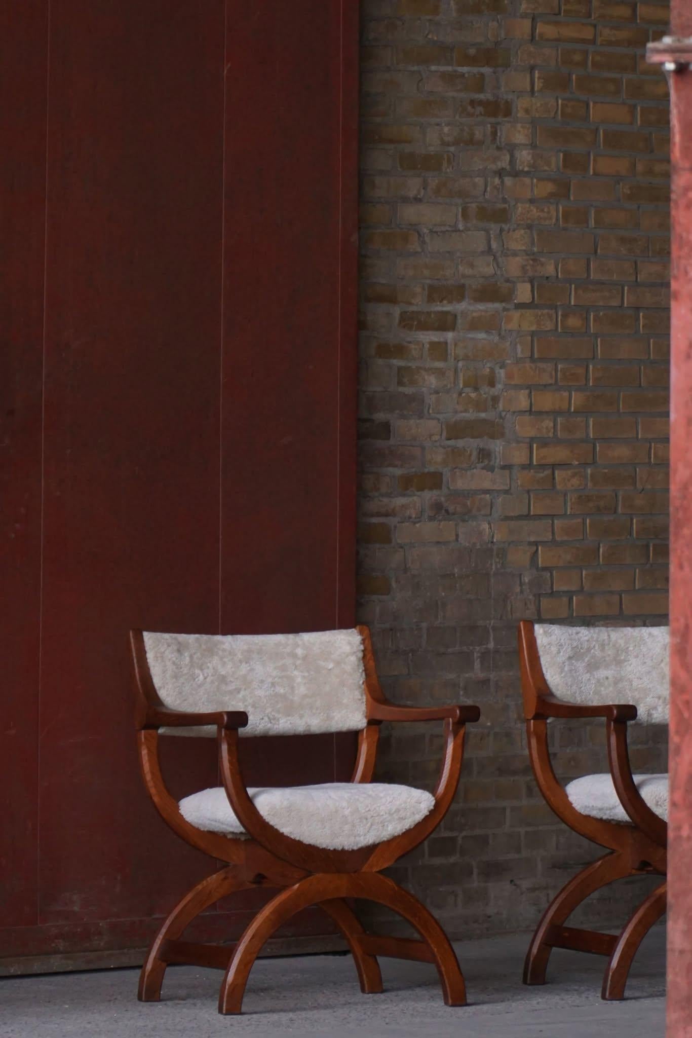 Cuir d'agneau Henning Kjærnulf, fauteuils en Oak et laine d'agneau, Model No. en vente