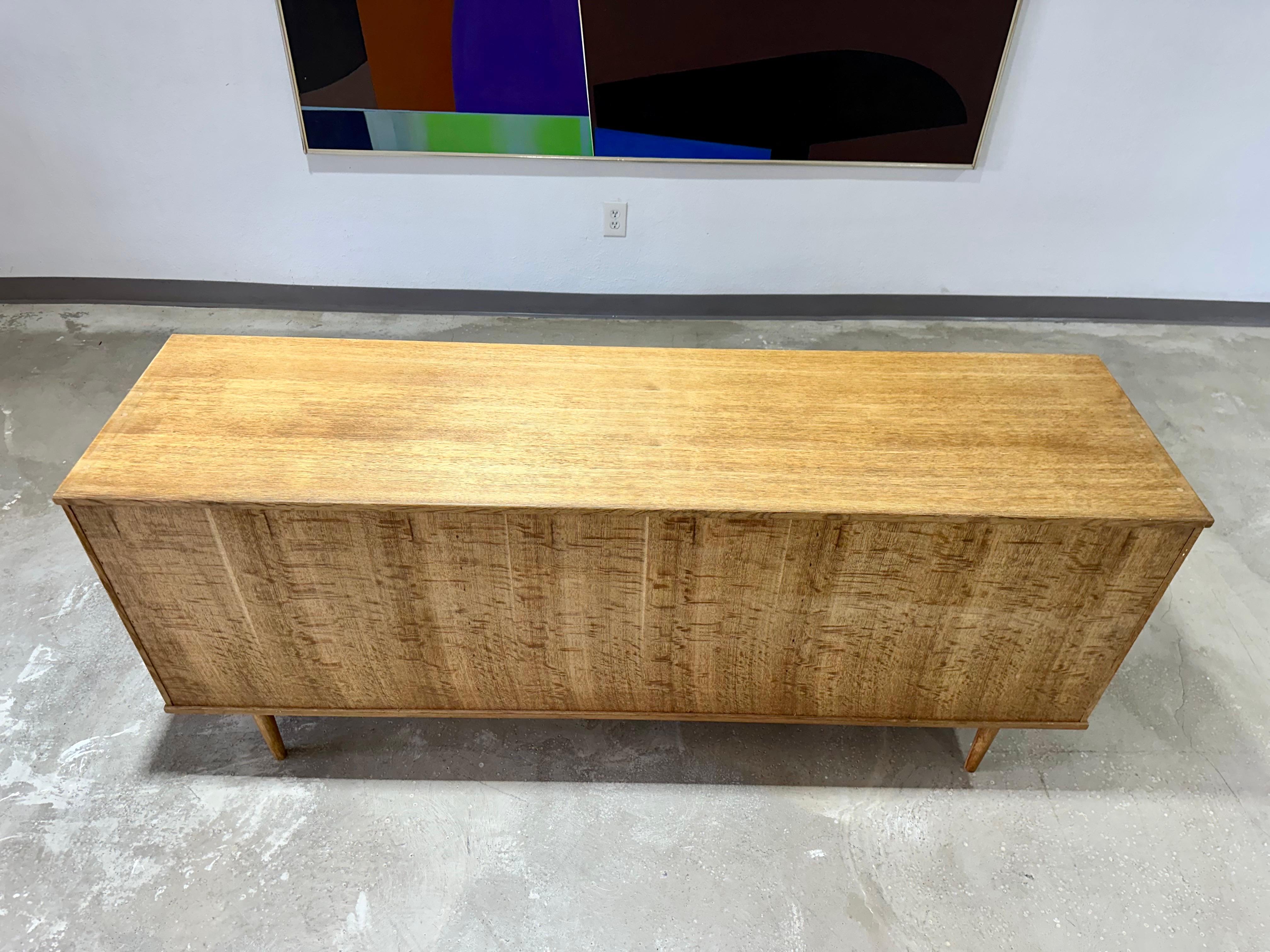 Henning Kjaernulf attrib. Mid Century Danish Oak Carved Brutalist Credenza In condizioni buone in vendita a Lutz, FL