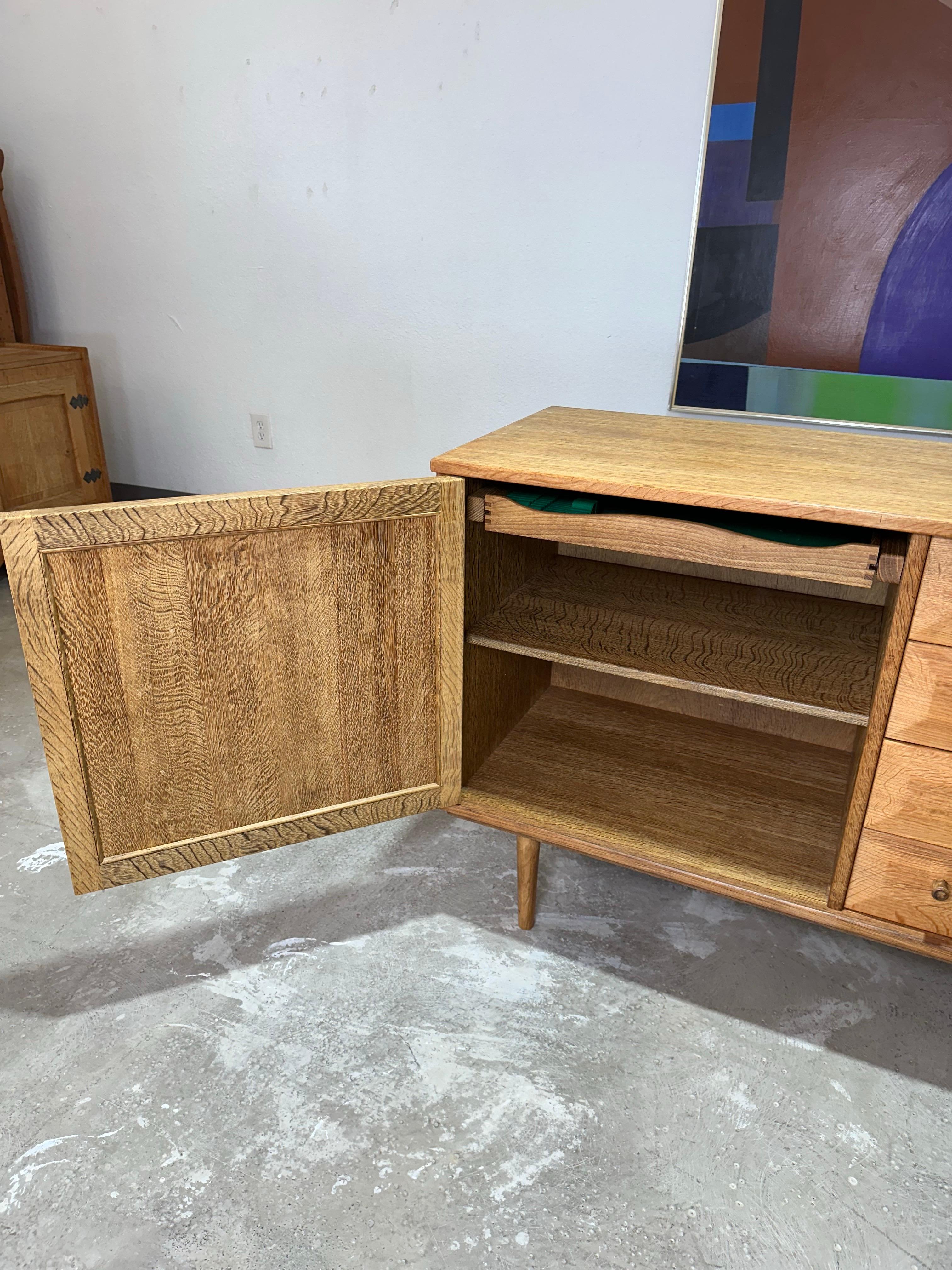 XX secolo Henning Kjaernulf attrib. Mid Century Danish Oak Carved Brutalist Credenza in vendita