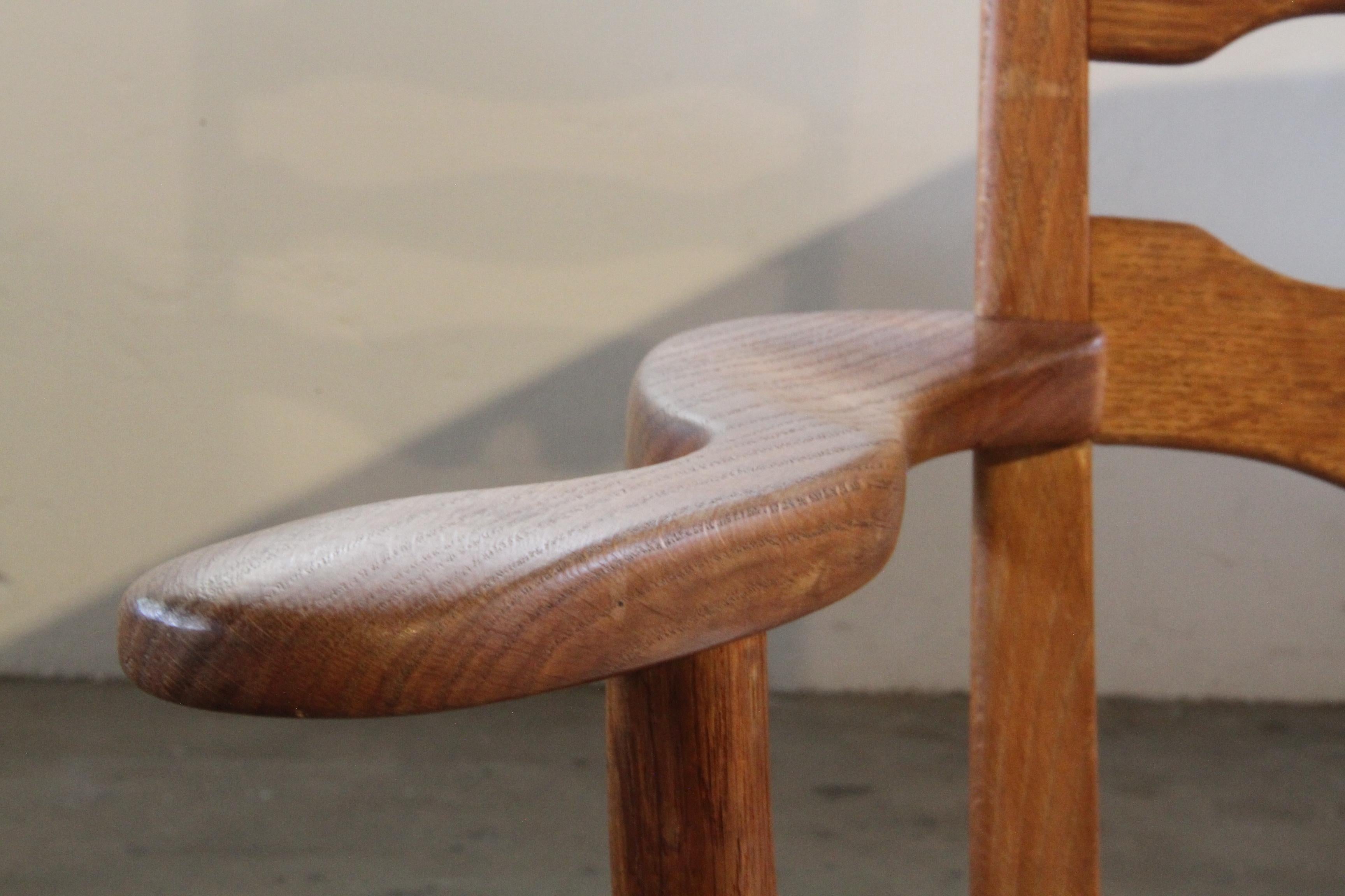 Sillones Brutalistas Henning Kjaernulf de Roble con pegatina original en venta 6