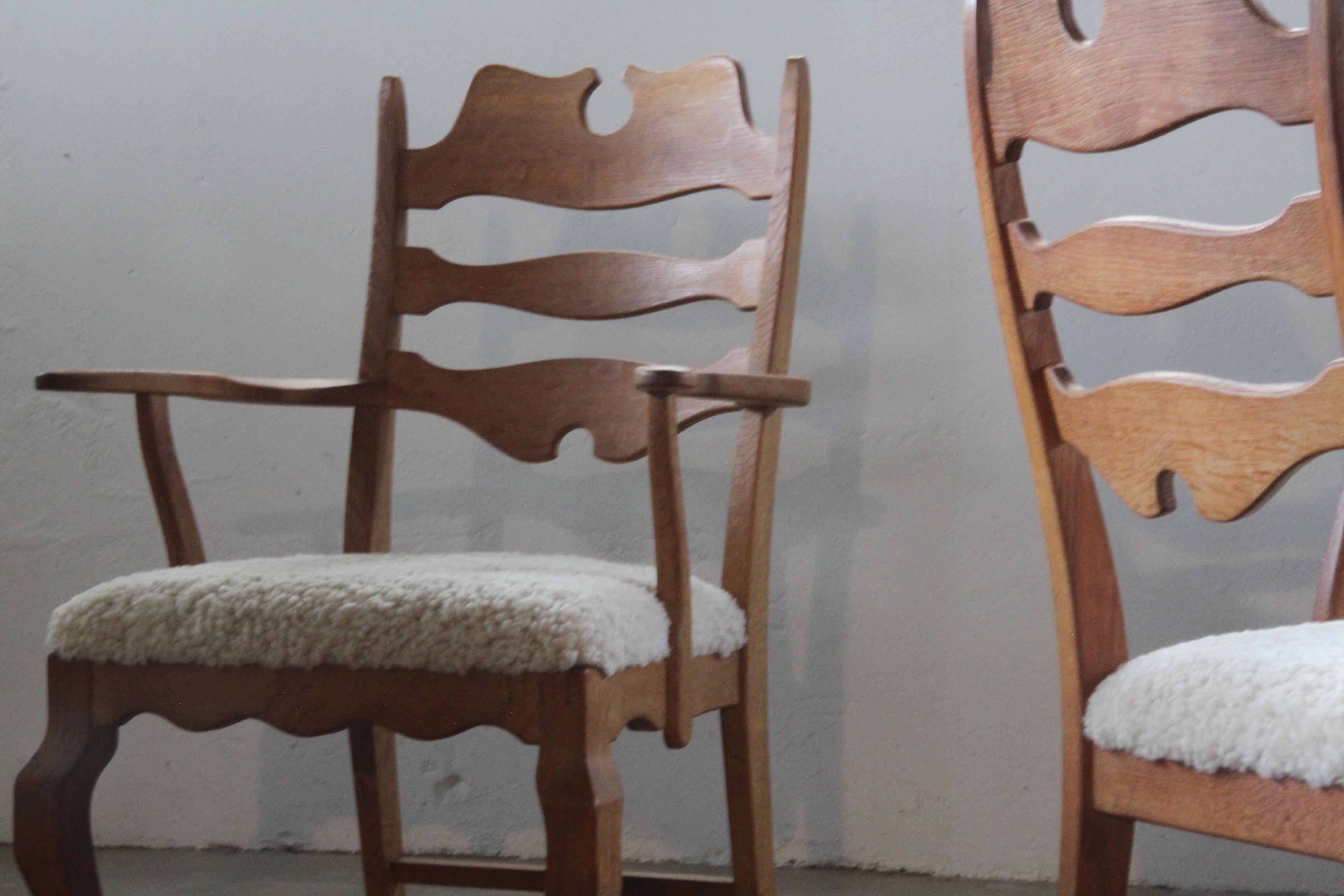 Sillones Brutalistas Henning Kjaernulf de Roble con pegatina original Moderno de mediados de siglo en venta