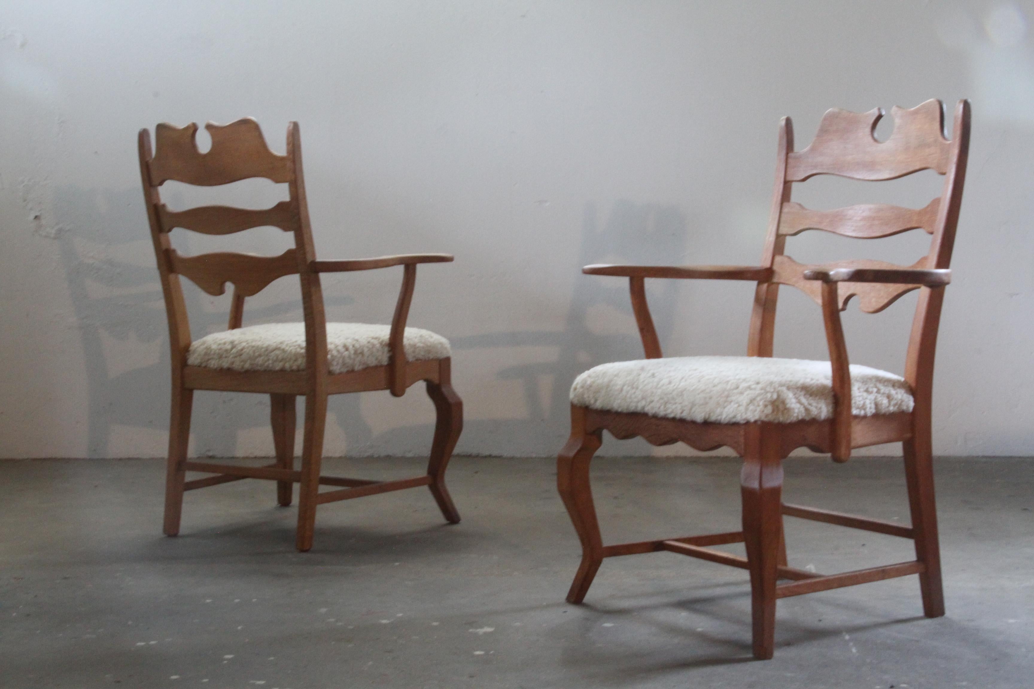 Sillones Brutalistas Henning Kjaernulf de Roble con pegatina original en venta 1