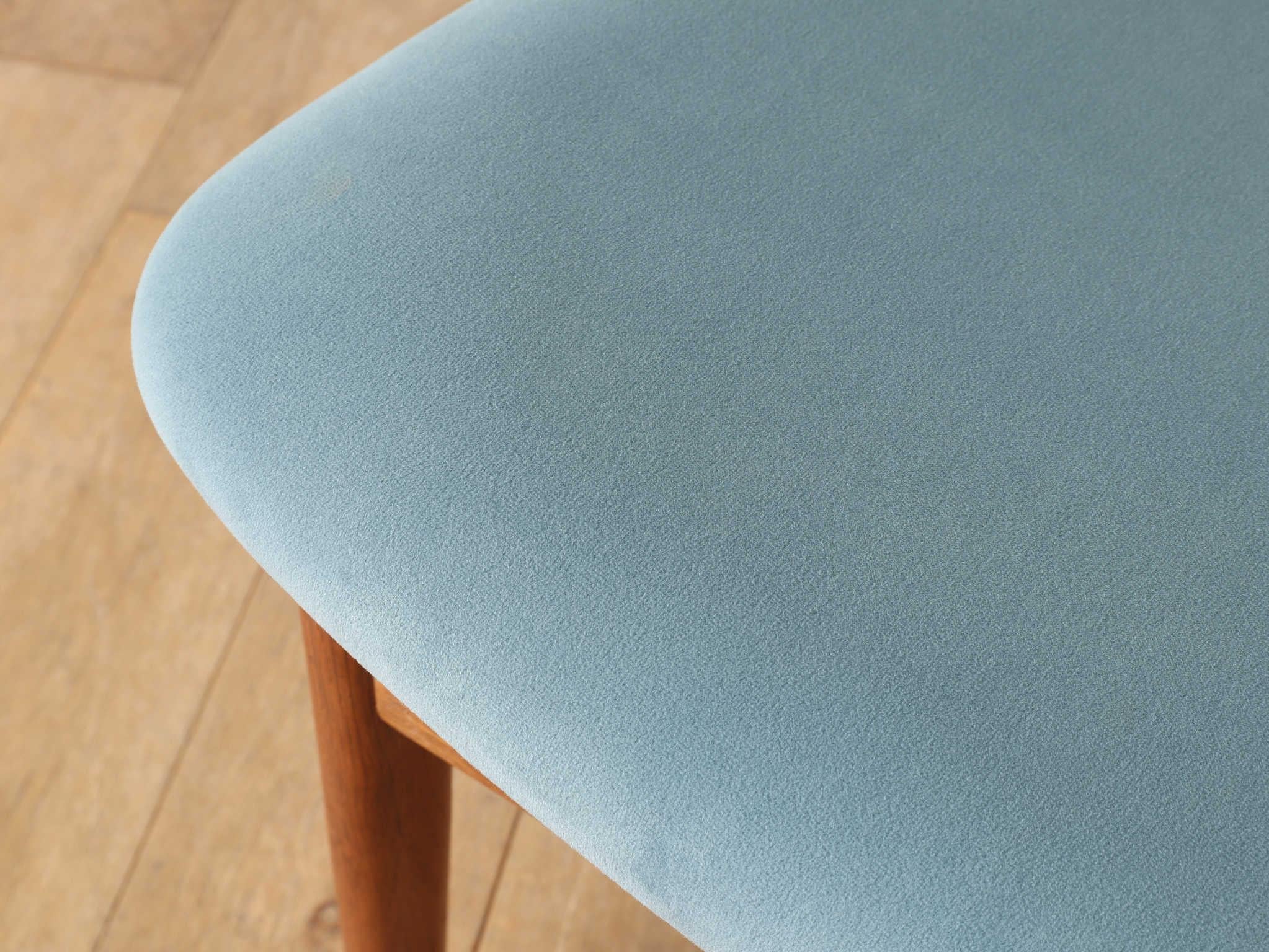 Henning Kjærnulf Chair Model.255 For Sale 2