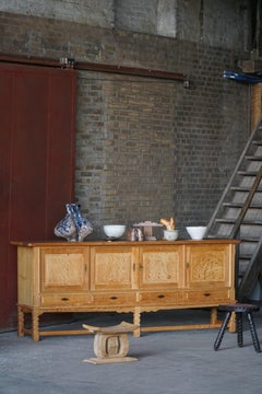 Henning Kjærnulf, Credenza danese brutalista di metà secolo in Oak, anni '60