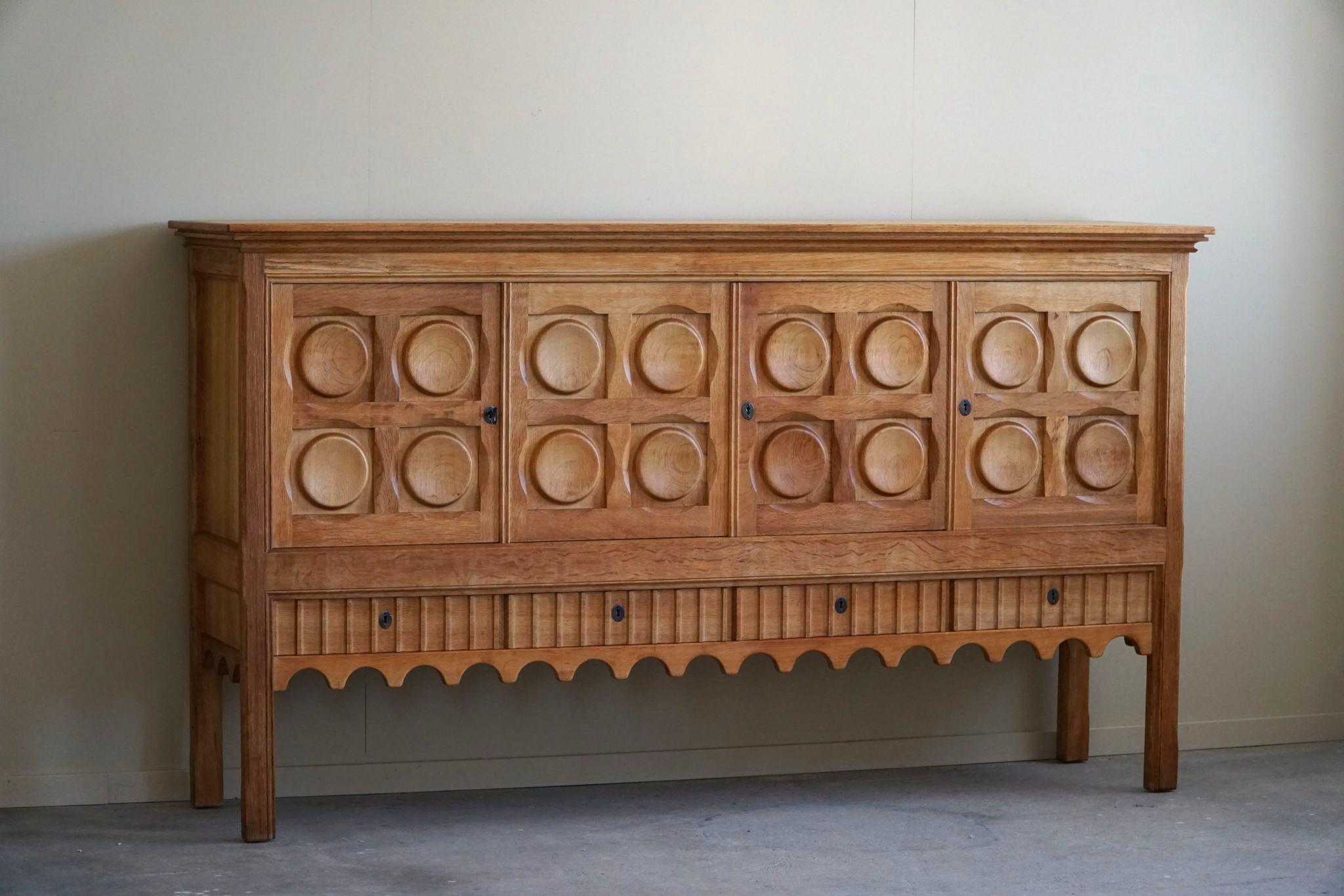 Henning Kjærnulf, Danish Mid Century Modern, Sideboard in Oak, Nyrup Møbelfabrik 2