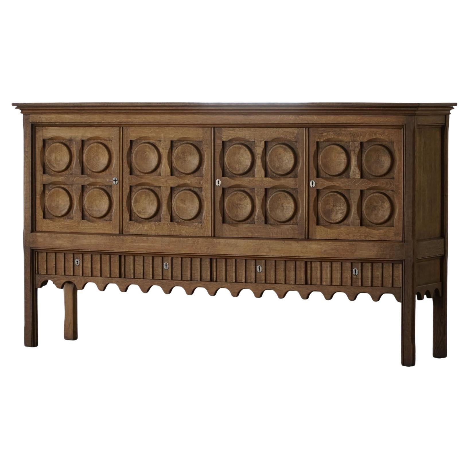 Henning Kjærnulf, Dänische Mid Century Modern, Sideboard in Eiche, Nyrup Møbelfabrik