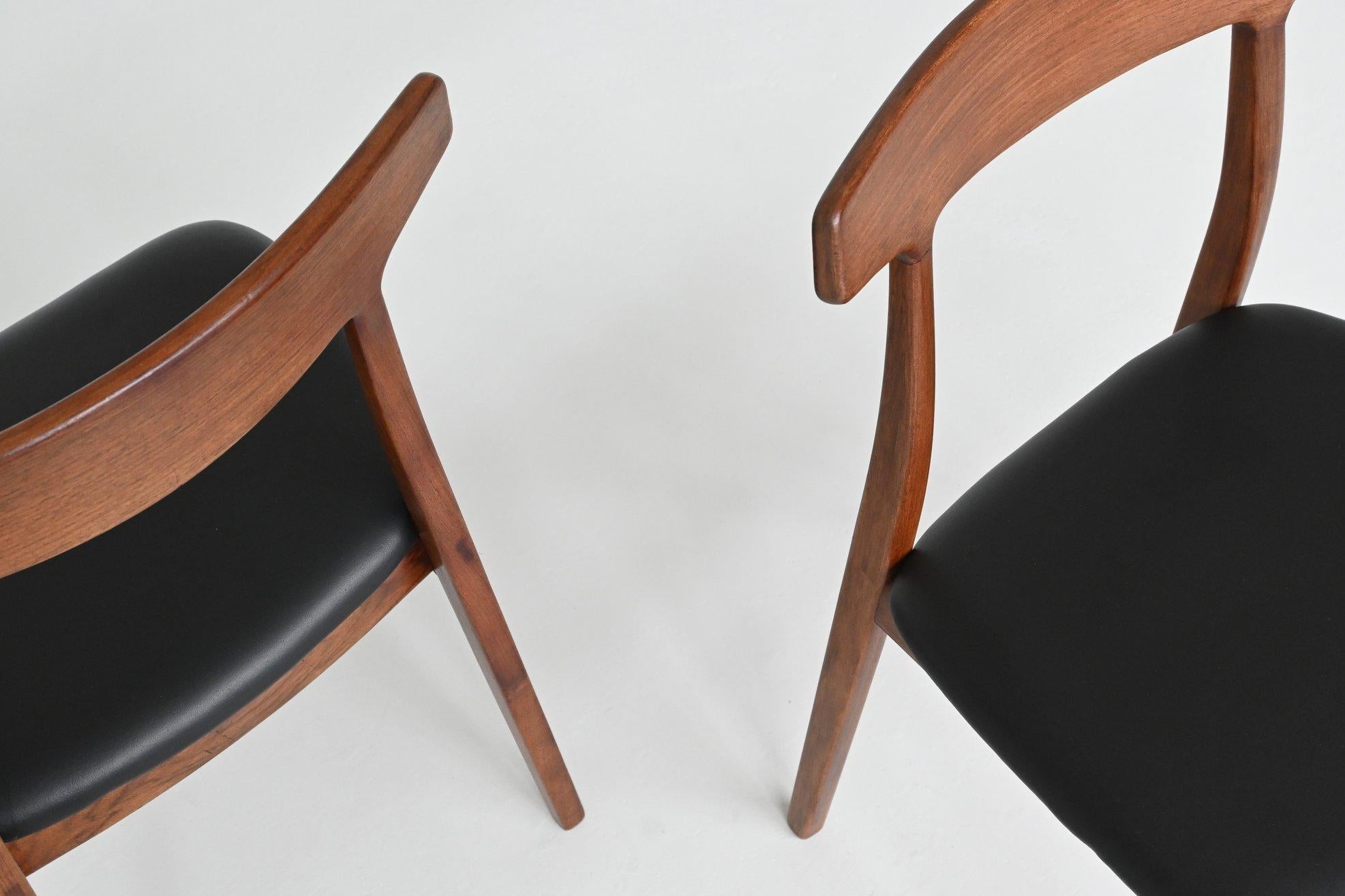 Sedie da pranzo Henning Kjaernulf in teak Bruno Hansen Danimarca 1962 5