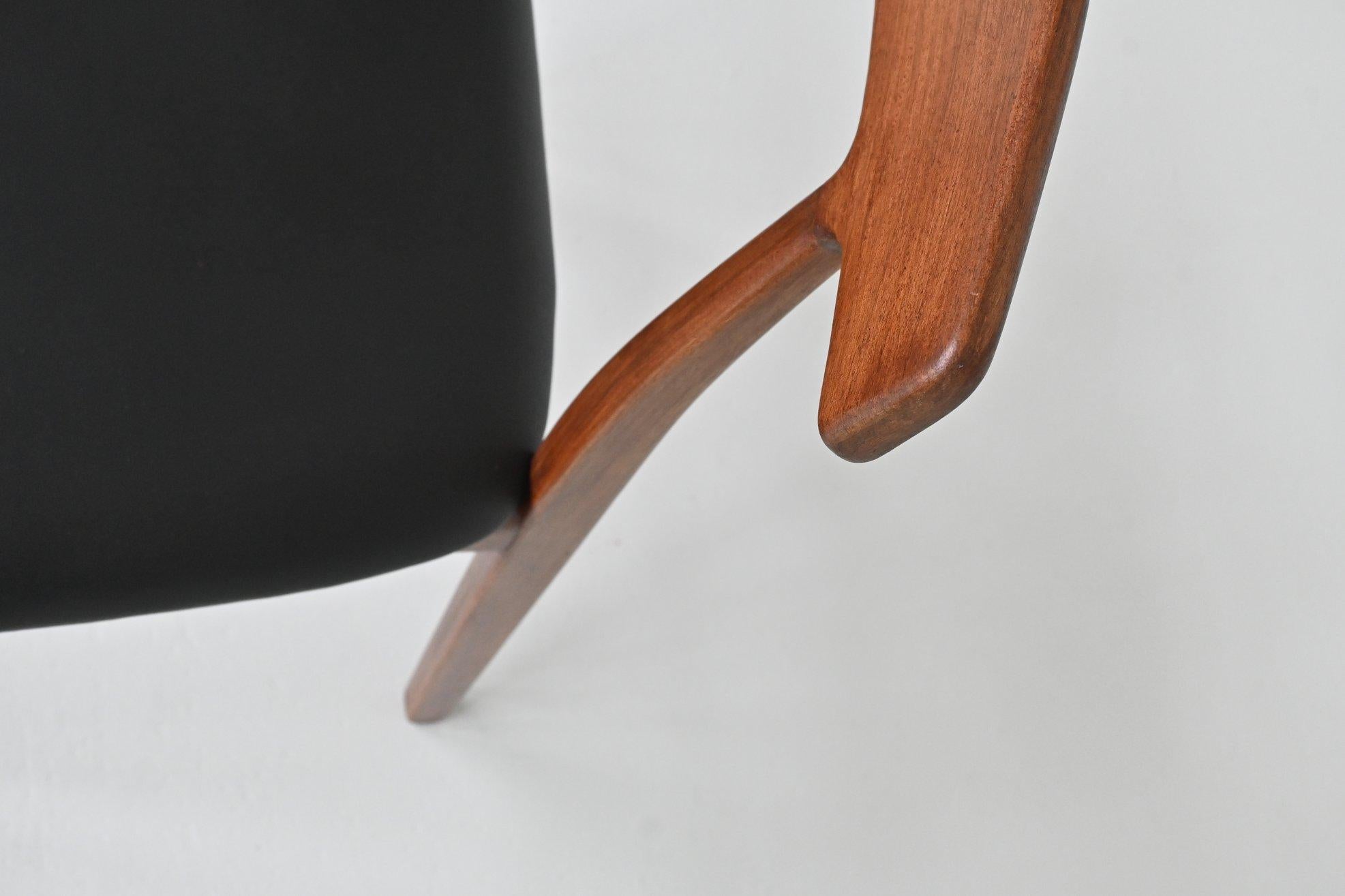 Sedie da pranzo Henning Kjaernulf in teak Bruno Hansen Danimarca 1962 9