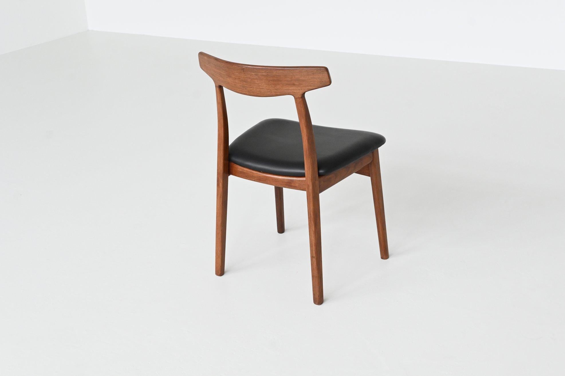 Sedie da pranzo Henning Kjaernulf in teak Bruno Hansen Danimarca 1962 10