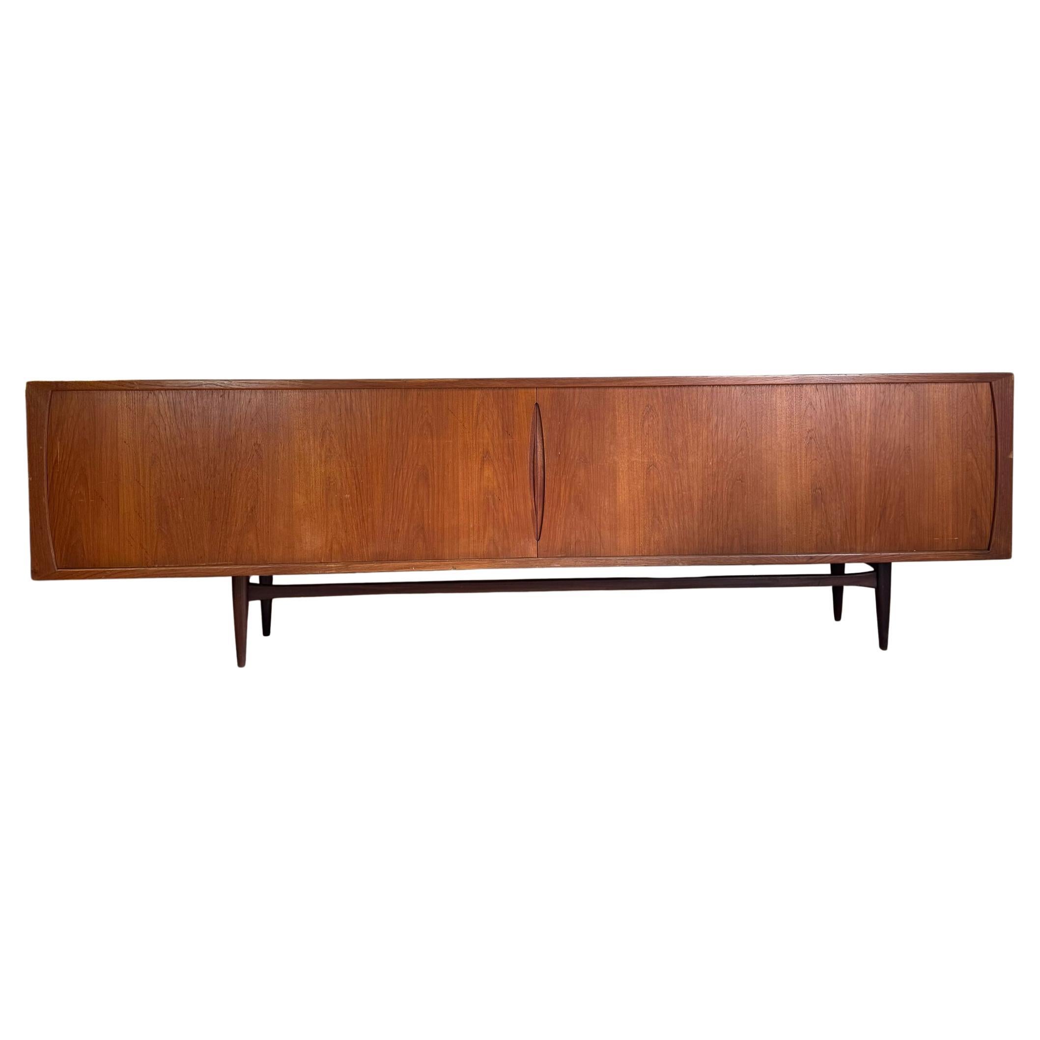 Henning Kjaernulf pour Bruno Hansen, buffet en teck, Danemark 1960