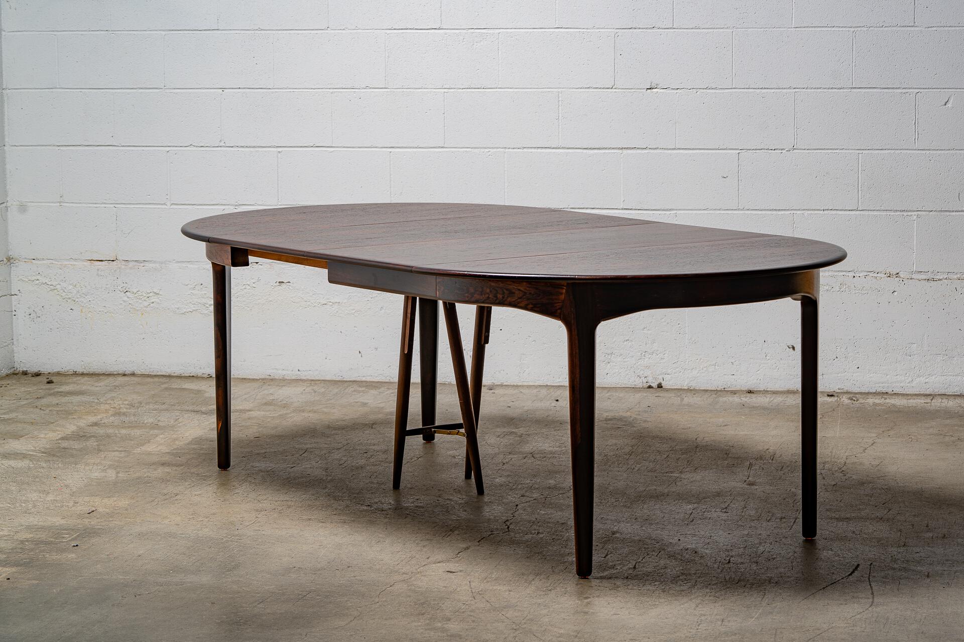 Henning Kjaernulf pour Sorø Stolefabrik - Table de salle à manger à rallonge du début des années 1950 Excellent état - En vente à Victoria, BC