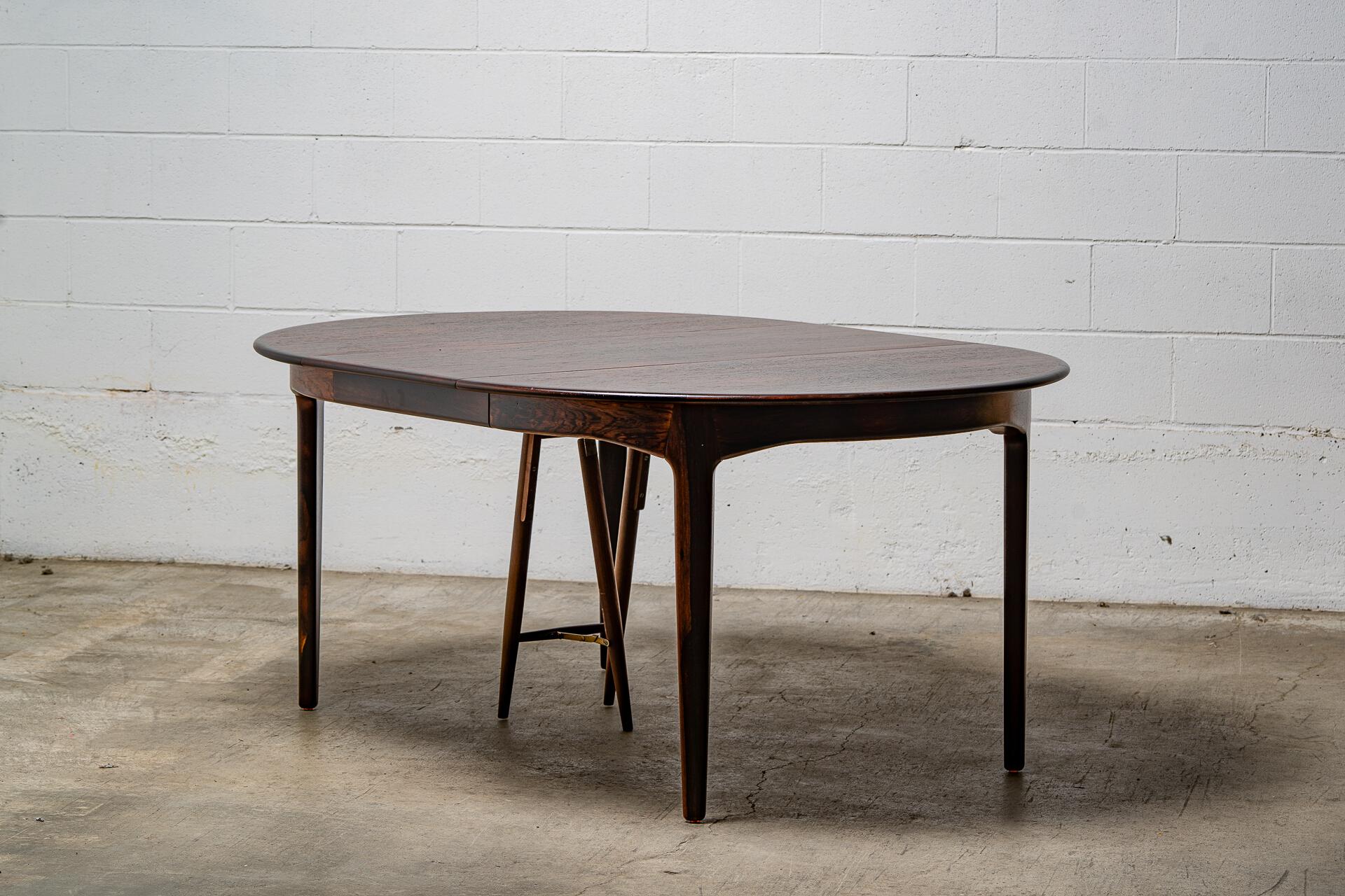 Henning Kjaernulf pour Sorø Stolefabrik - Table de salle à manger à rallonge du début des années 1950 en vente 1