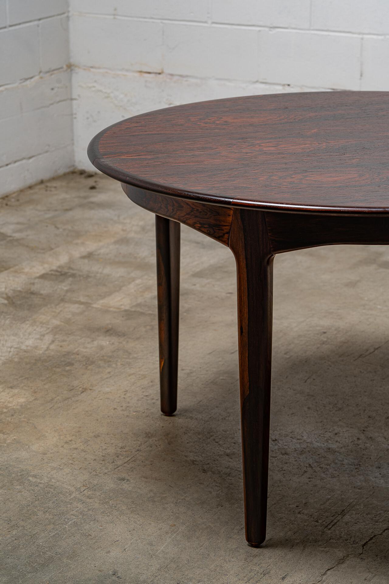 Henning Kjaernulf pour Sorø Stolefabrik - Table de salle à manger à rallonge du début des années 1950 en vente 3