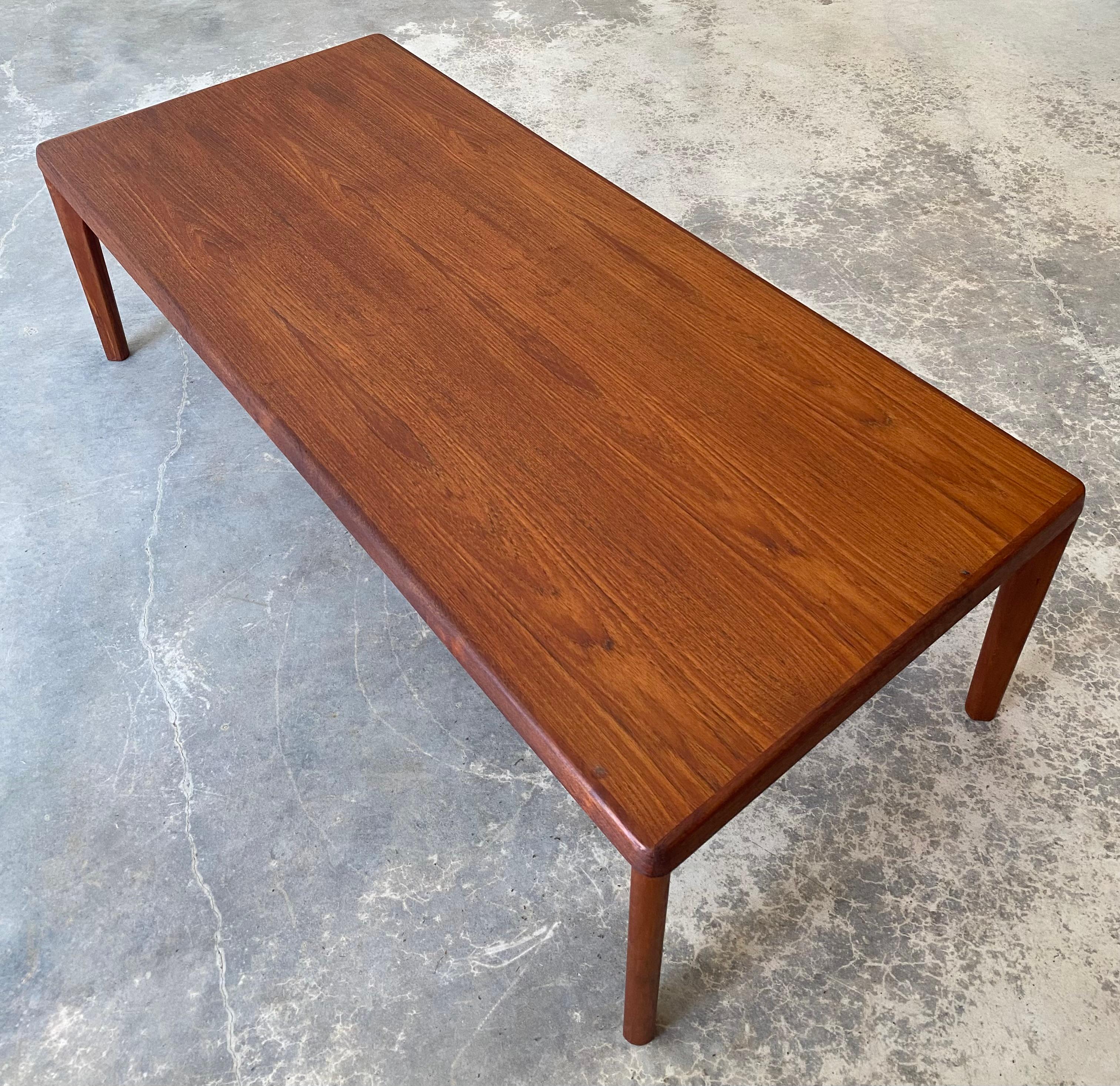 Henning Kjærnulf for Vejle Mobelfabrik Teak Coffee Table For Sale 3