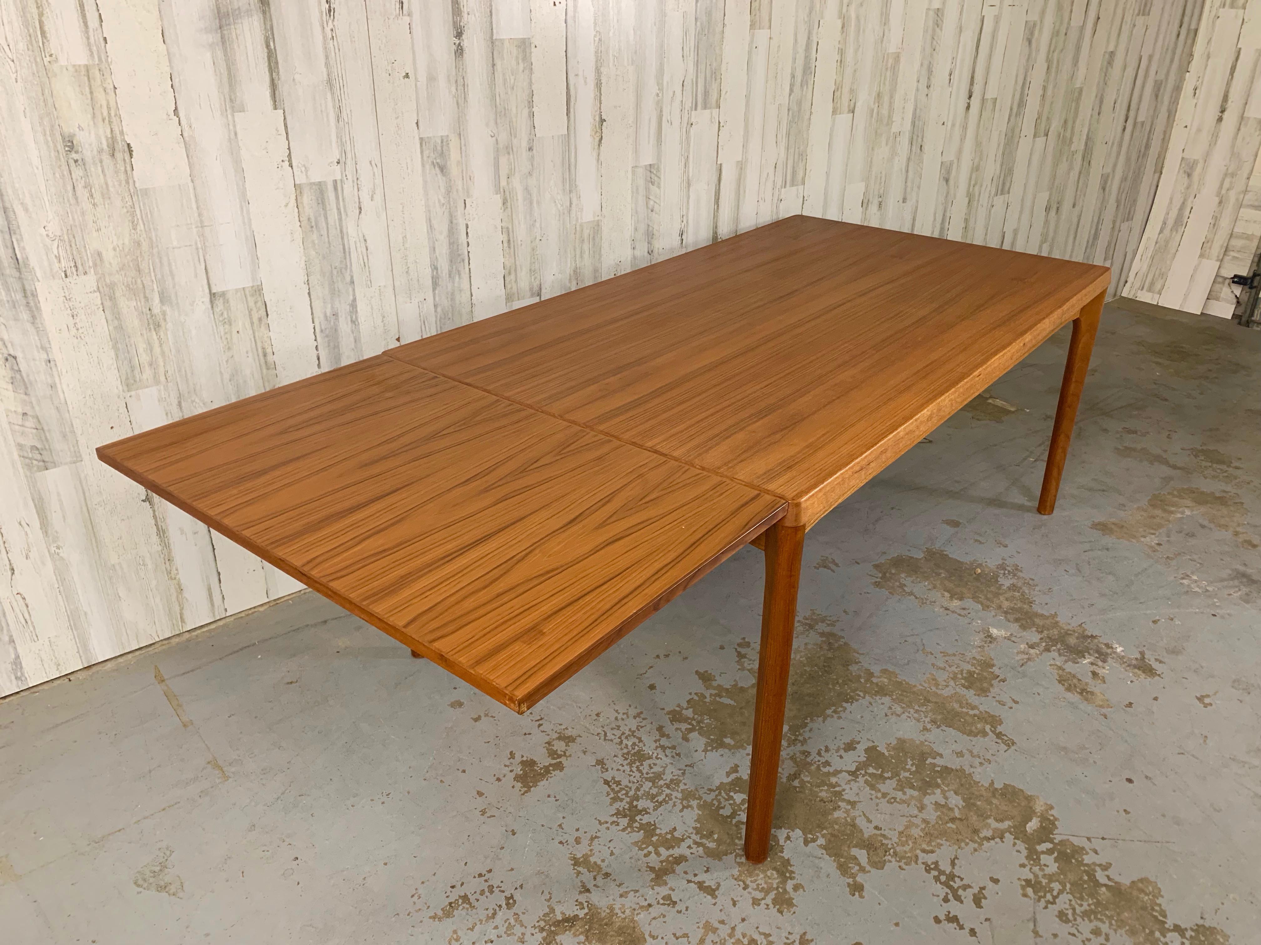 Henning Kjærnulf for Vejle Stole & Møbelfabrik Danish Modern Dining Table For Sale 3