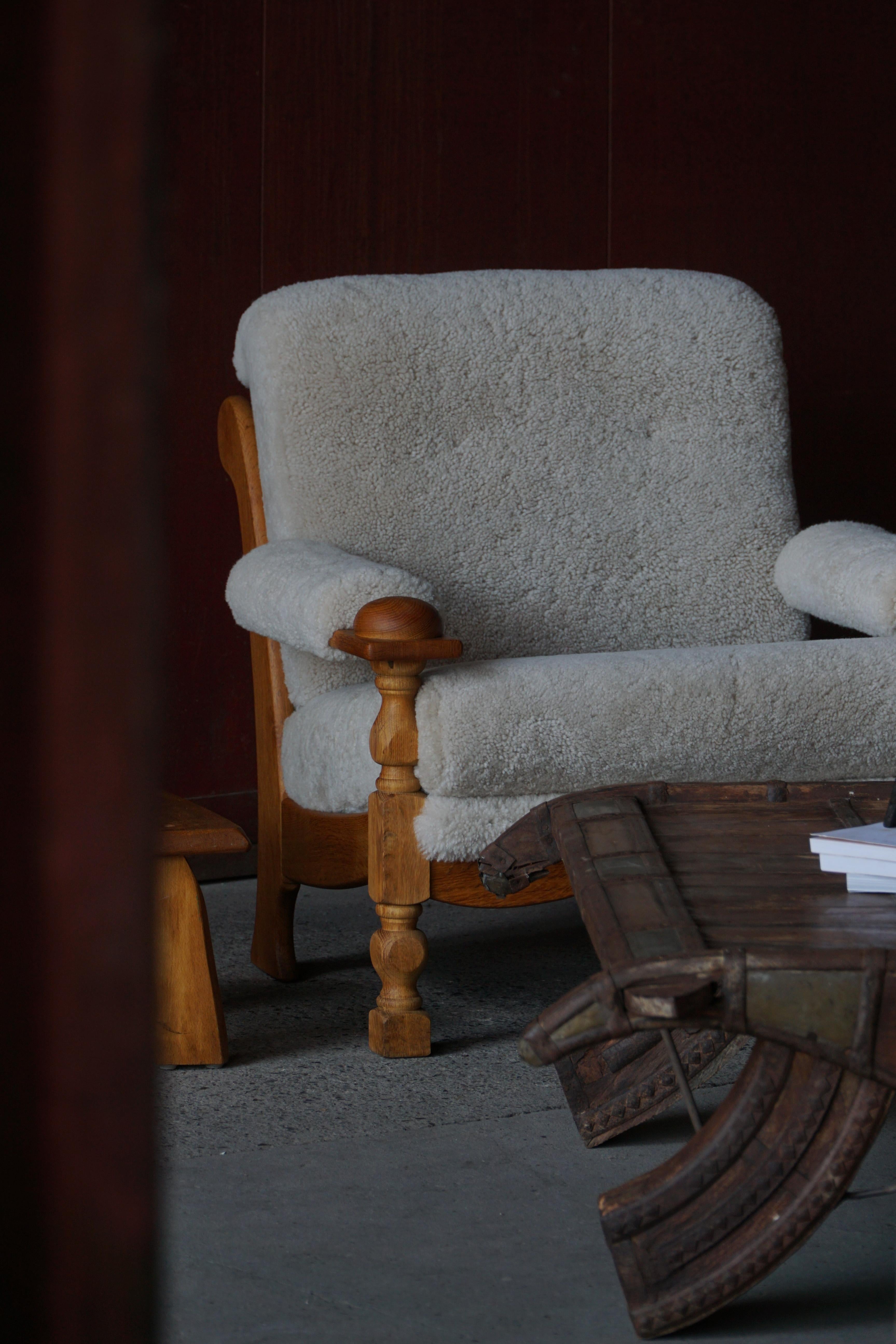 Henning Kjærnulf, Chaises longues en Oak et laine d'agneau, milieu du siècle danois, 1960s en vente 12