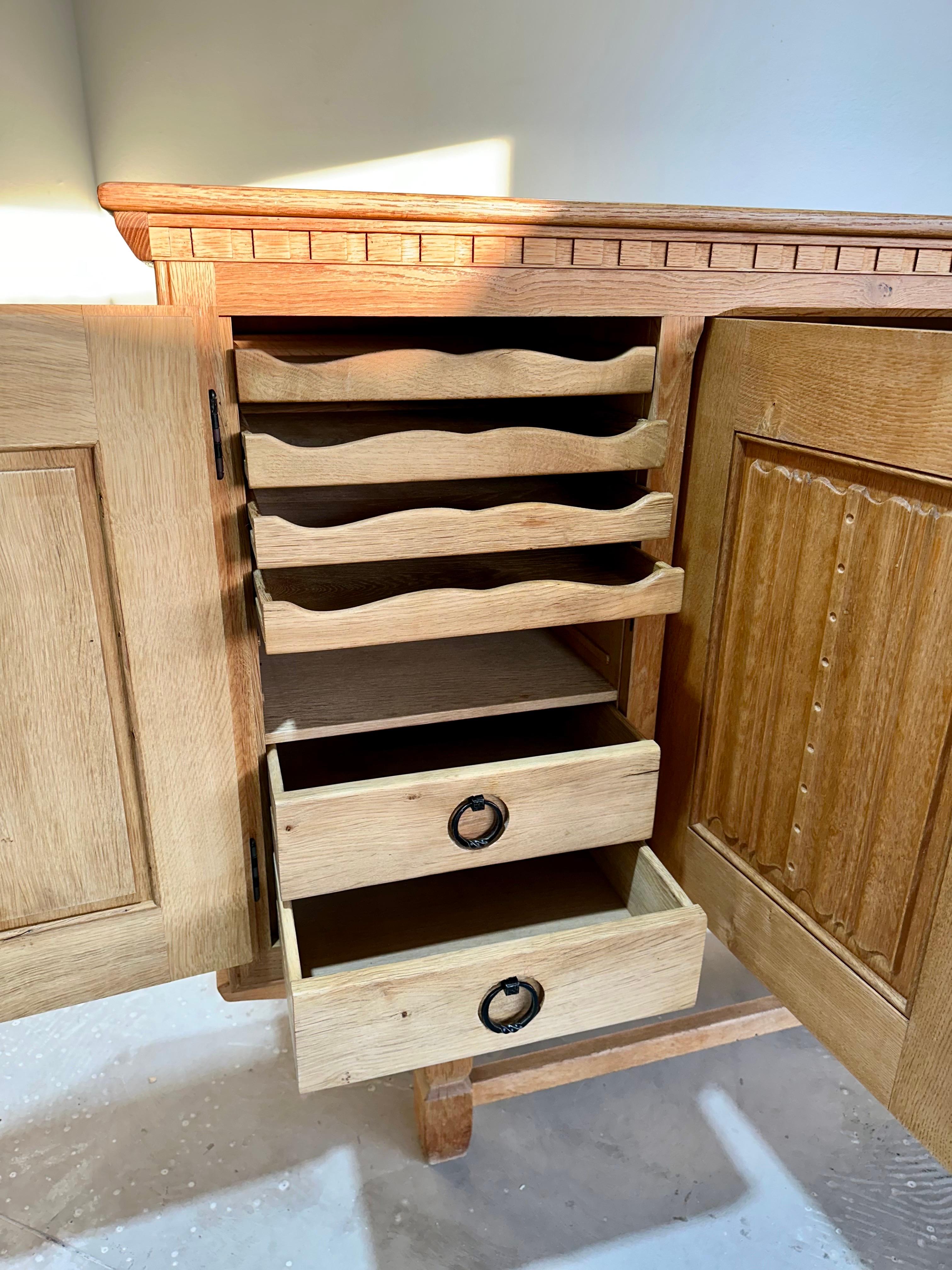 Henning Kjaernulf Mid Century Danish Oak Carved Brutalist Sideboard In Good Condition In Lutz, FL