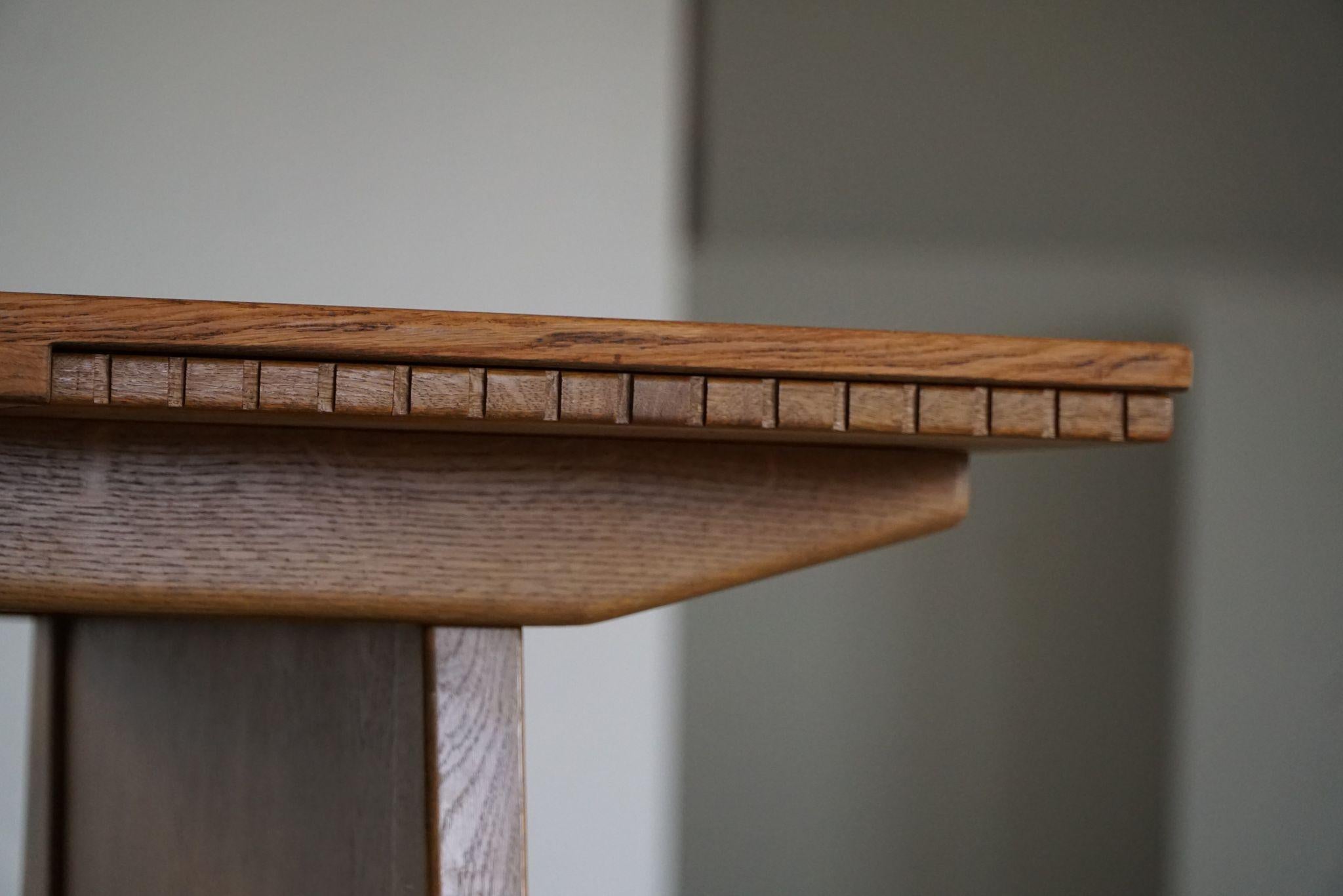 Henning Kjærnulf, Dänischer rechteckiger Tisch aus der Mitte des Jahrhunderts in Eiche, hergestellt in den 1960er Jahren (20. Jahrhundert) im Angebot