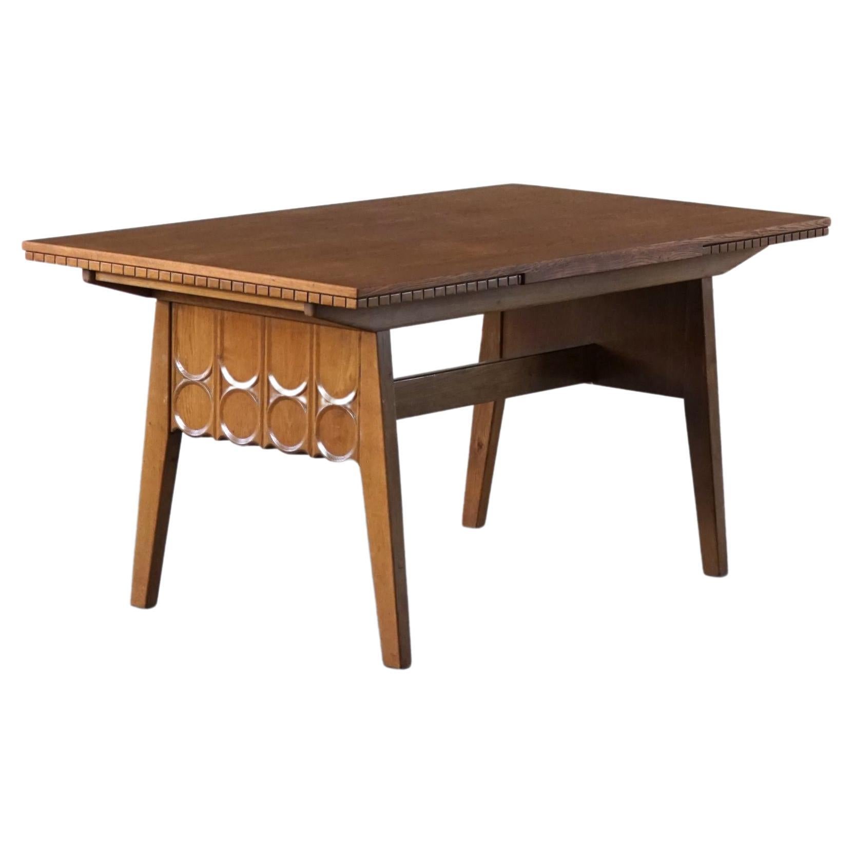 Henning Kjærnulf, Dänischer rechteckiger Tisch aus der Mitte des Jahrhunderts in Eiche, hergestellt in den 1960er Jahren im Angebot