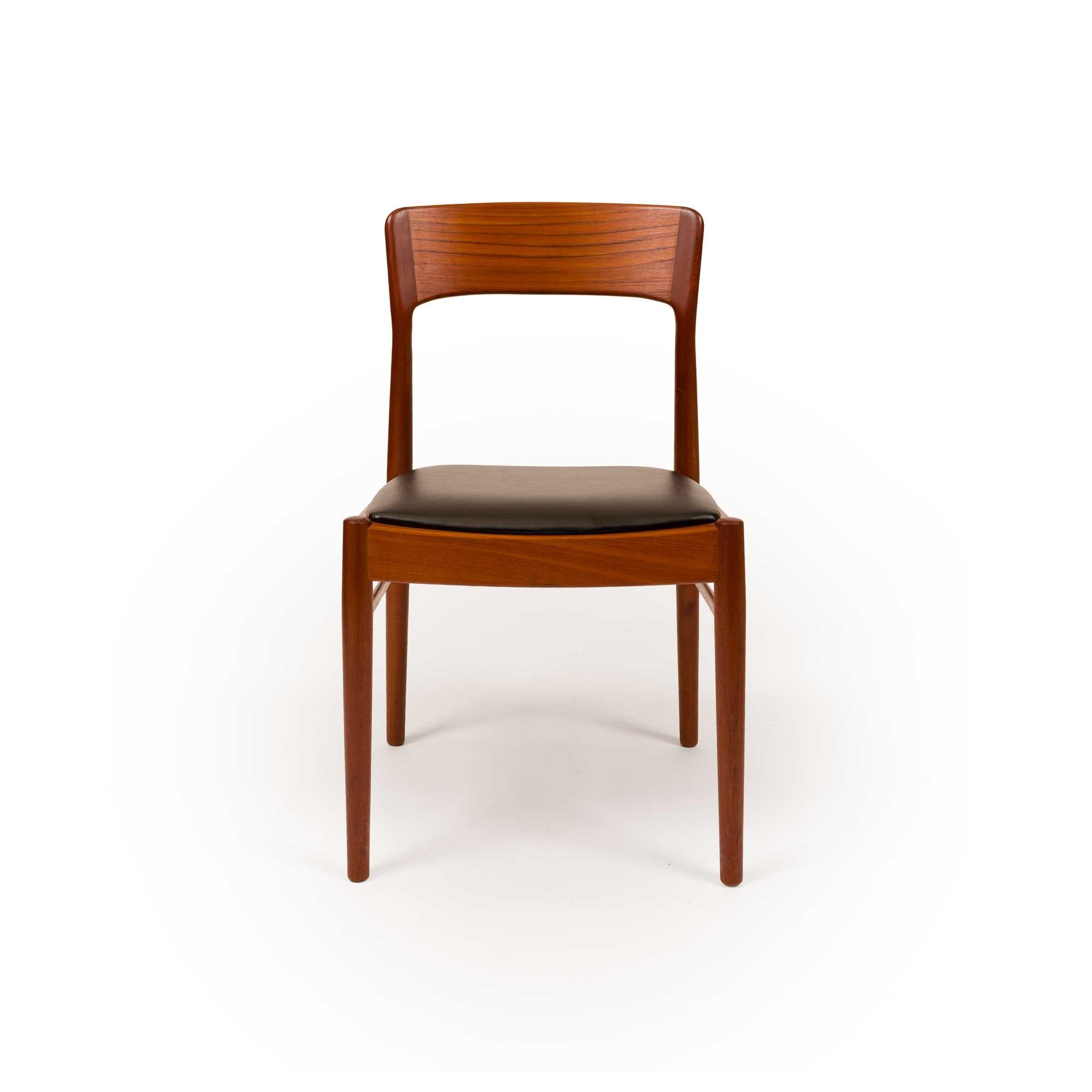 Mid-Century Modern Henning Kjaernulf Model 26 Dining Chairs for Korup Stolefabrik, 1960s Set of Six For Sale